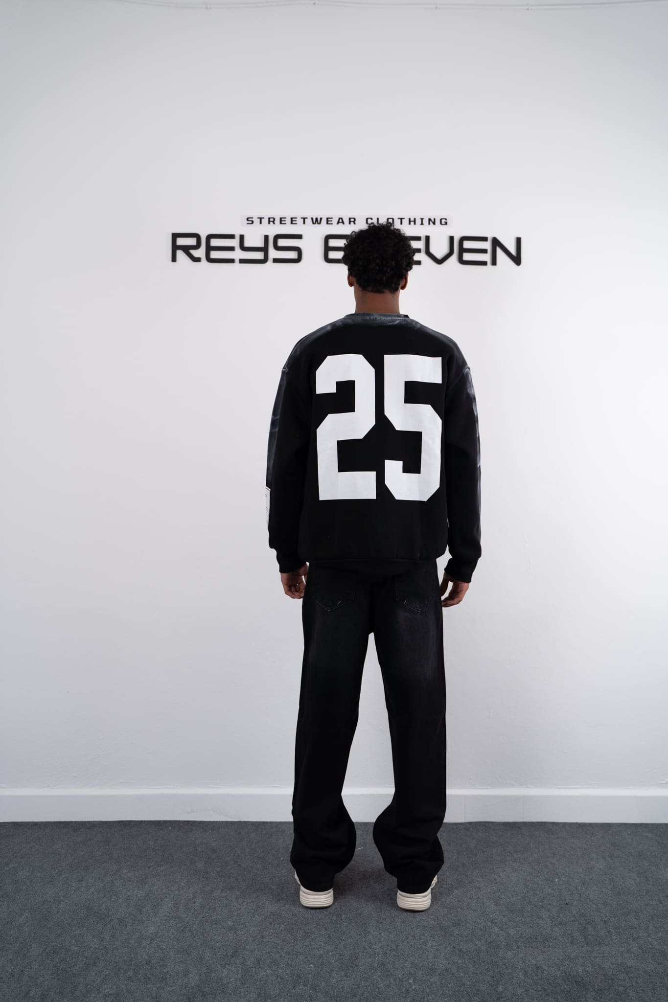 Oversized Graffiti Sweatshirt – Men