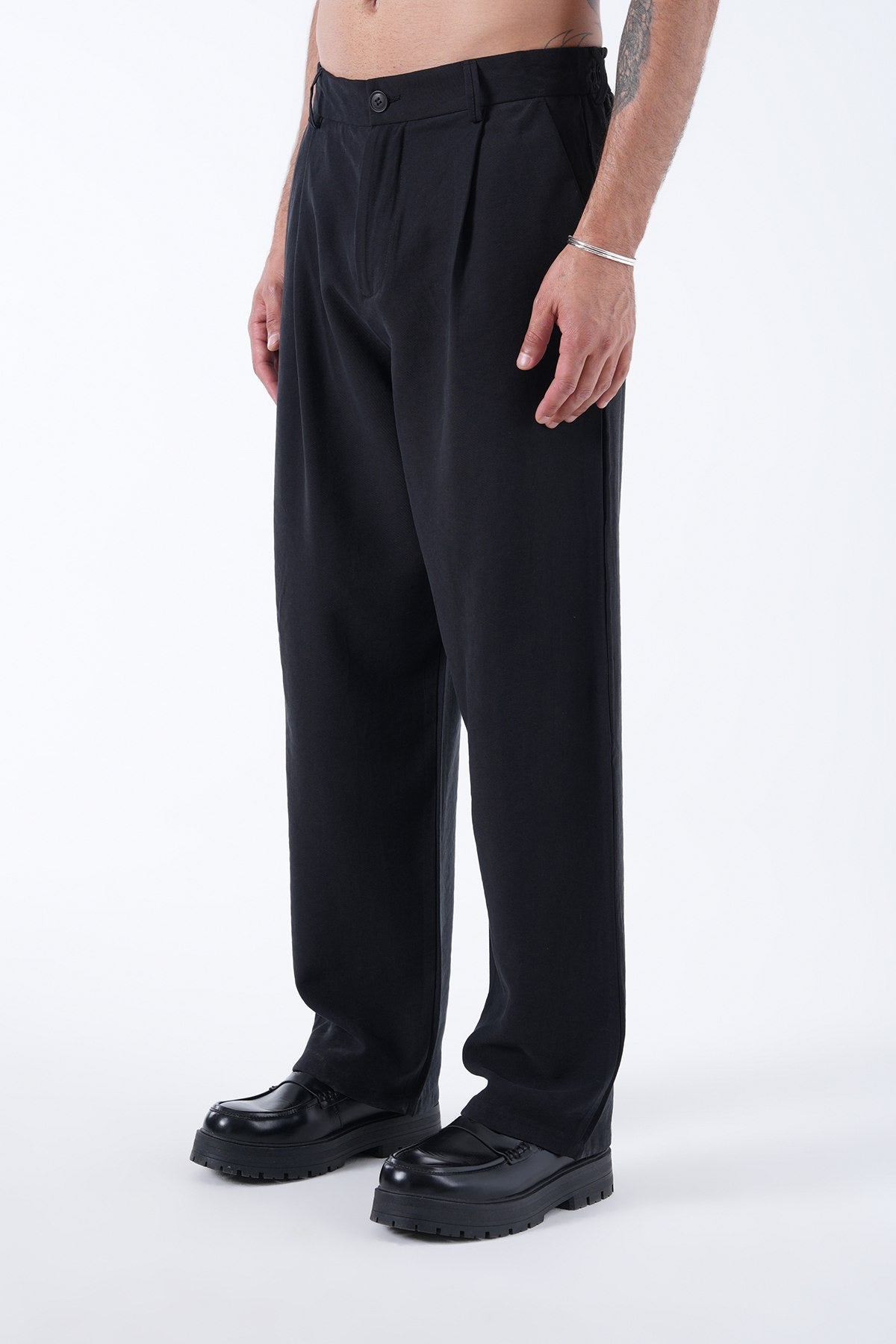 Men’s Minimal Relaxed Fit Trousers