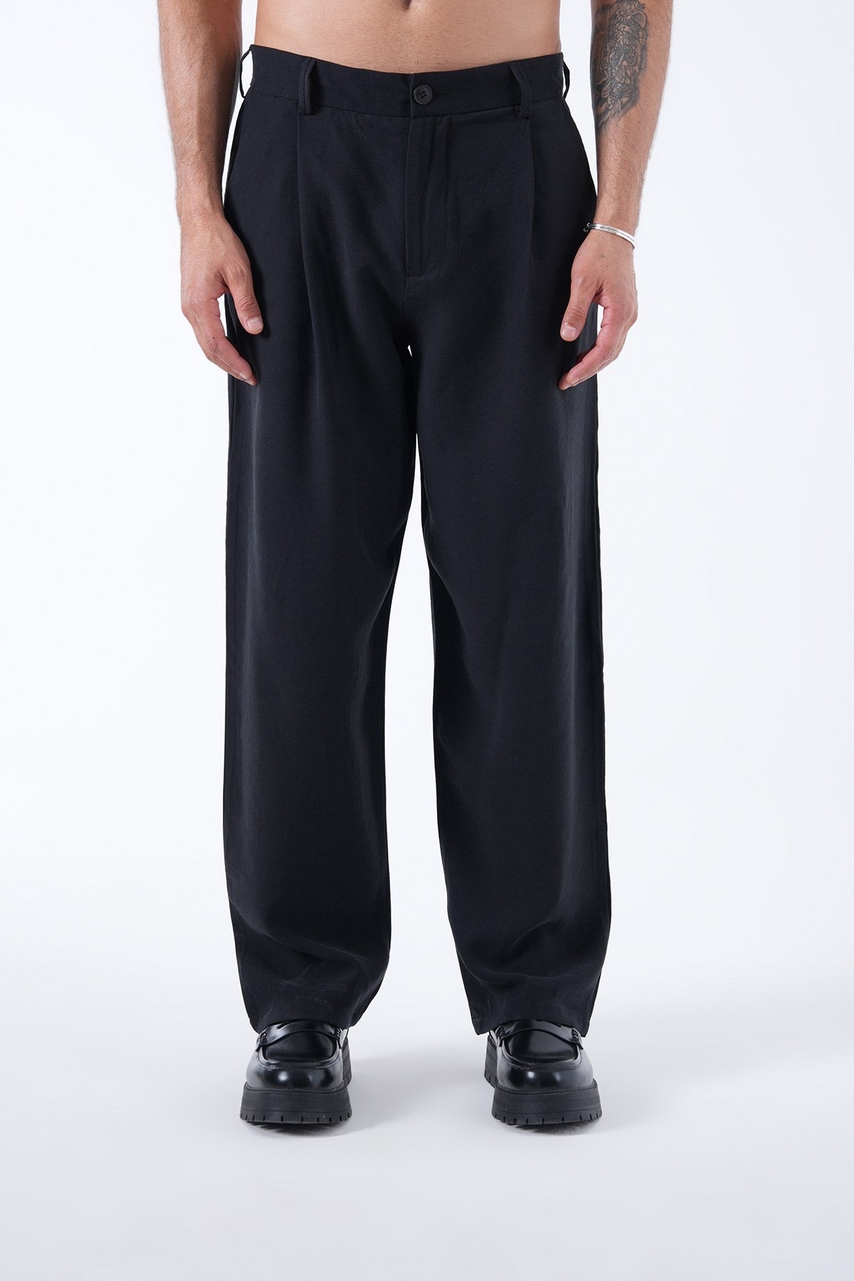 Men’s Minimal Relaxed Fit Trousers