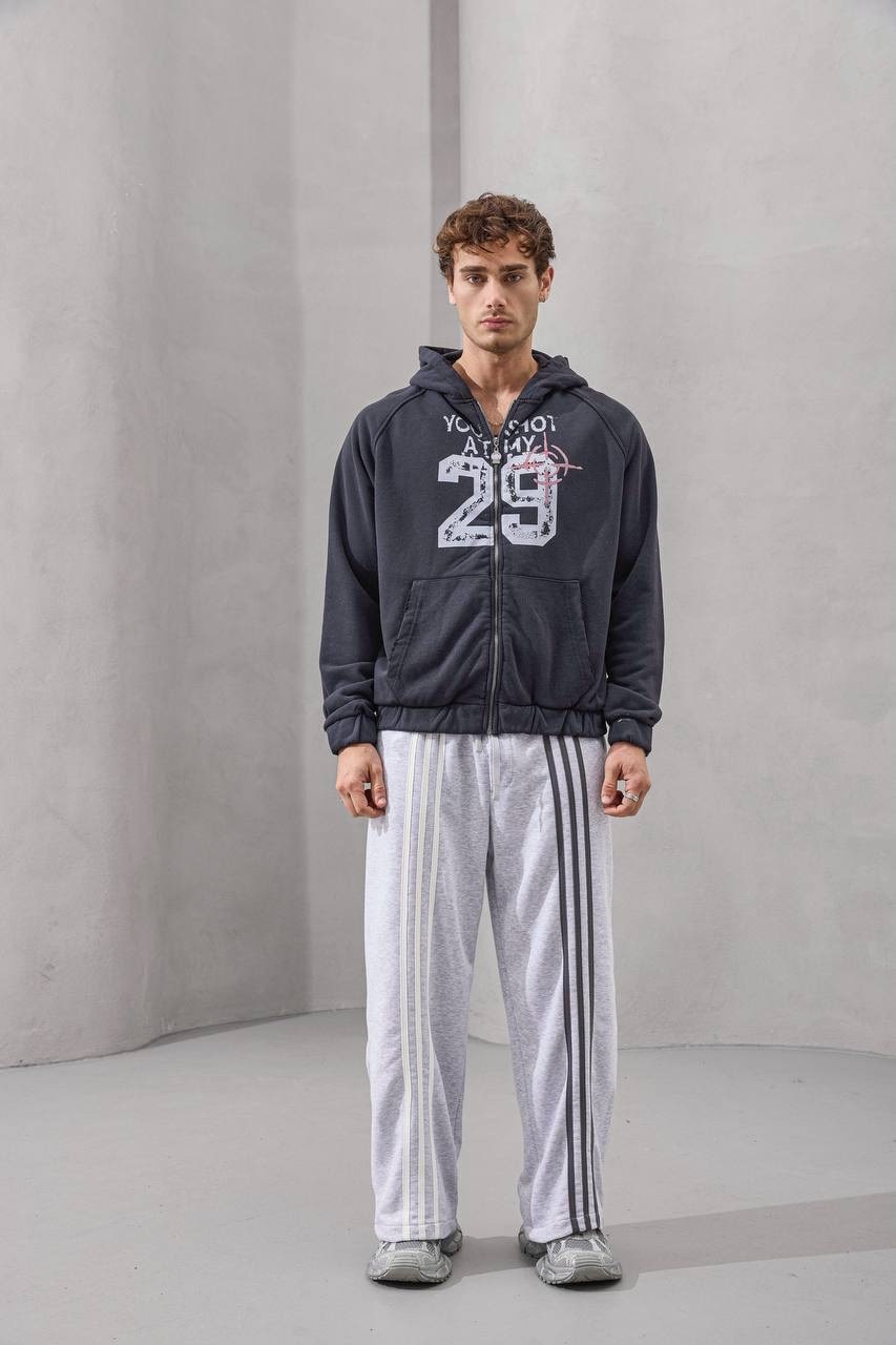 Target 29 Zip Hoodie – Sporty Streetwear with Attitude