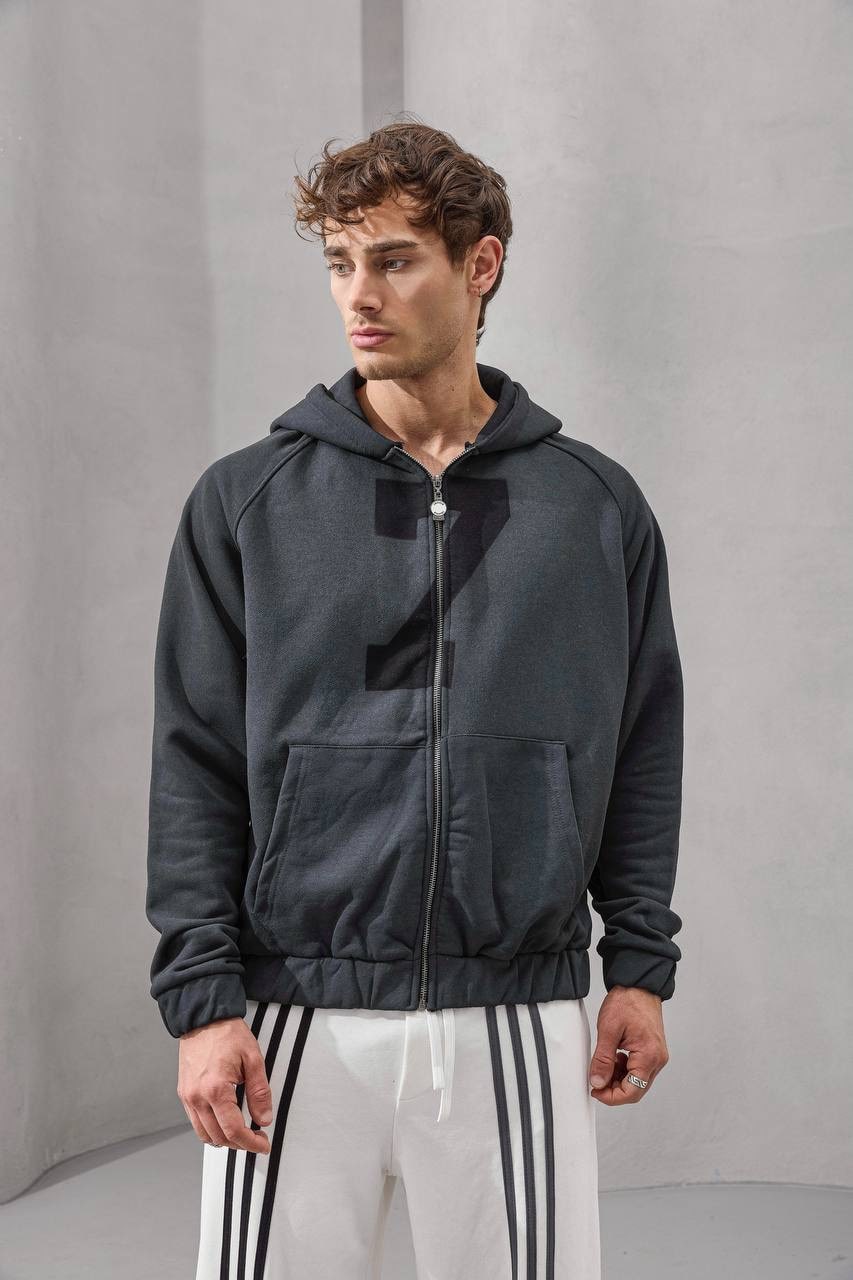 Minimal Zip-Up Hoodie – Everyday Streetwear Comfort