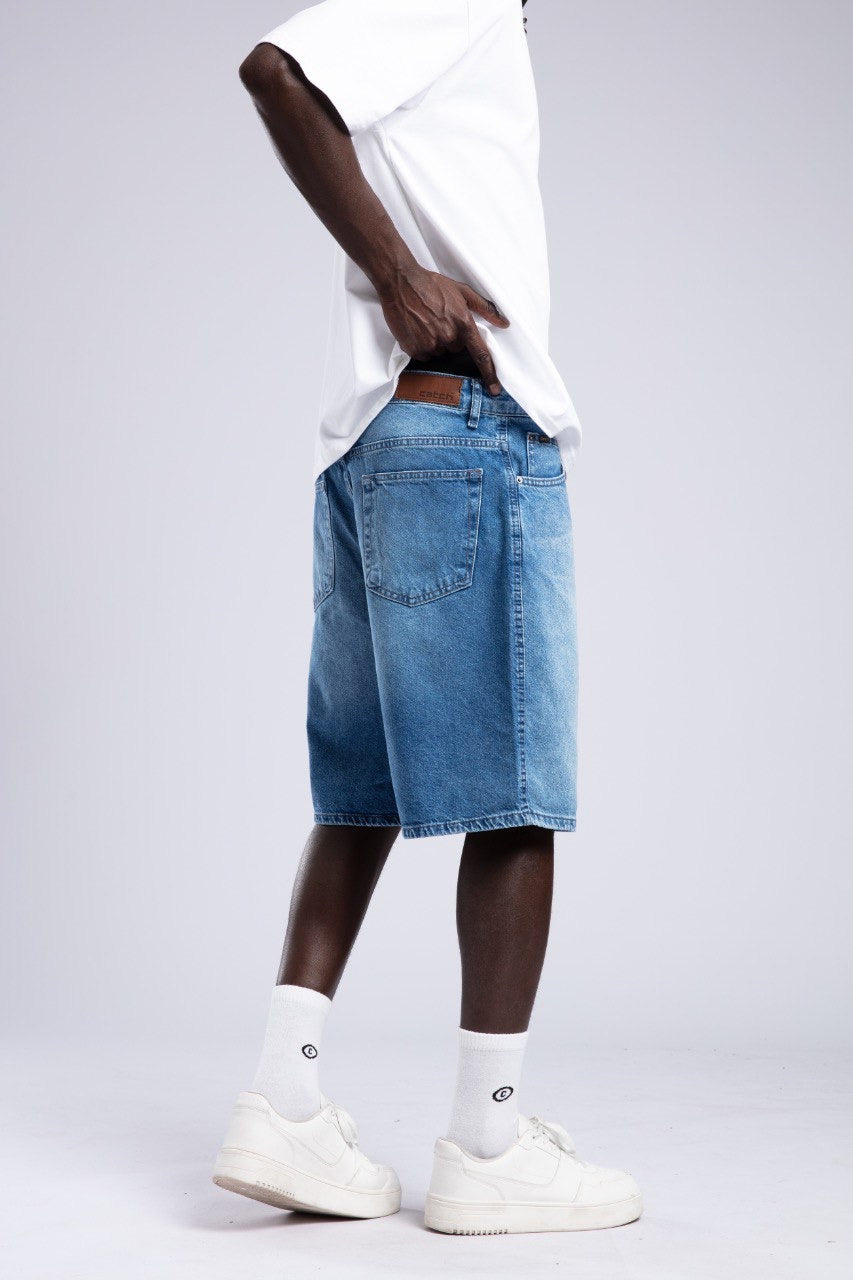 Classic Light Blue Denim Shorts – Relaxed Streetwear Style