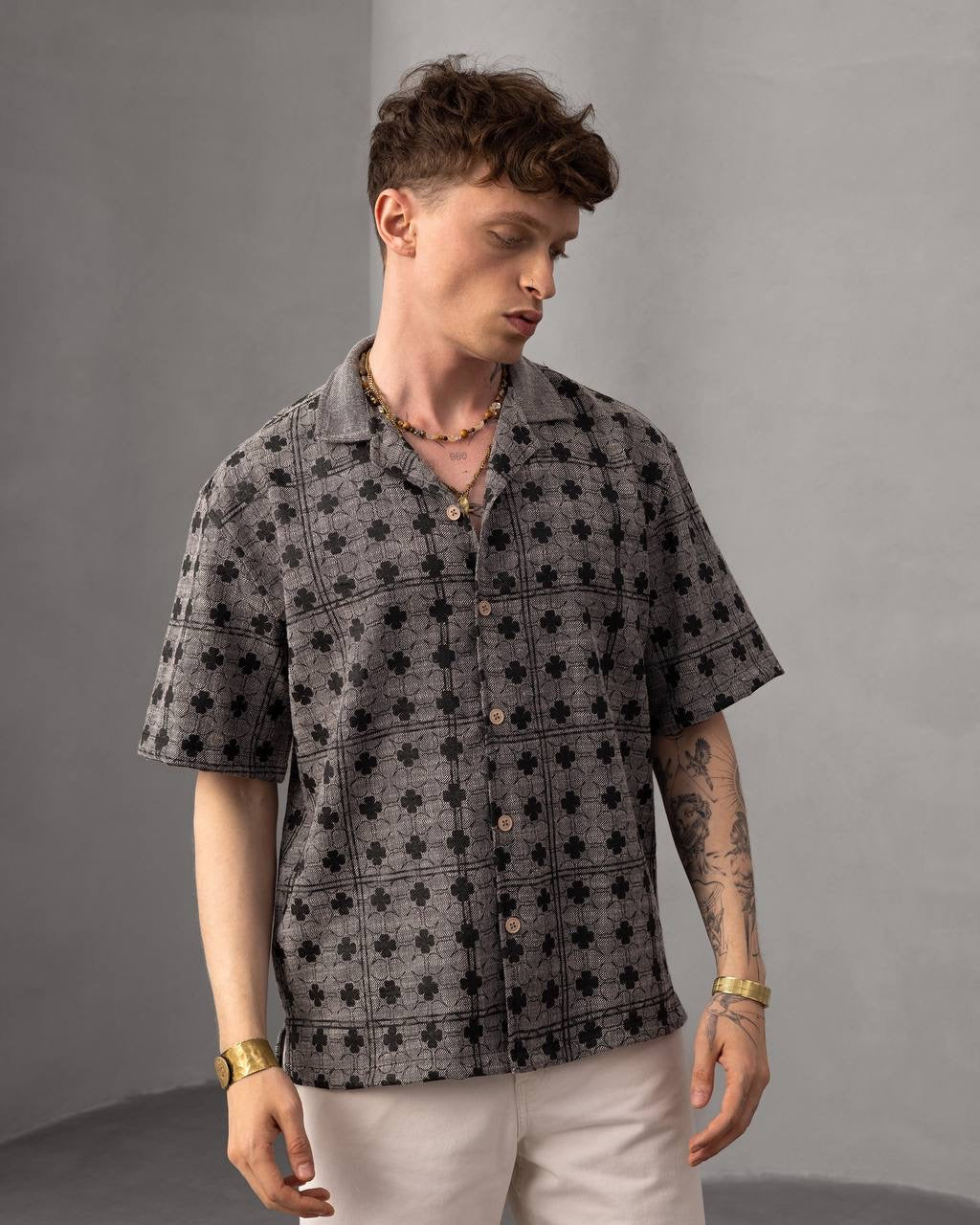 Clover Pattern Men's Short Sleeve Button-Up Shirt – Casual Summer Style