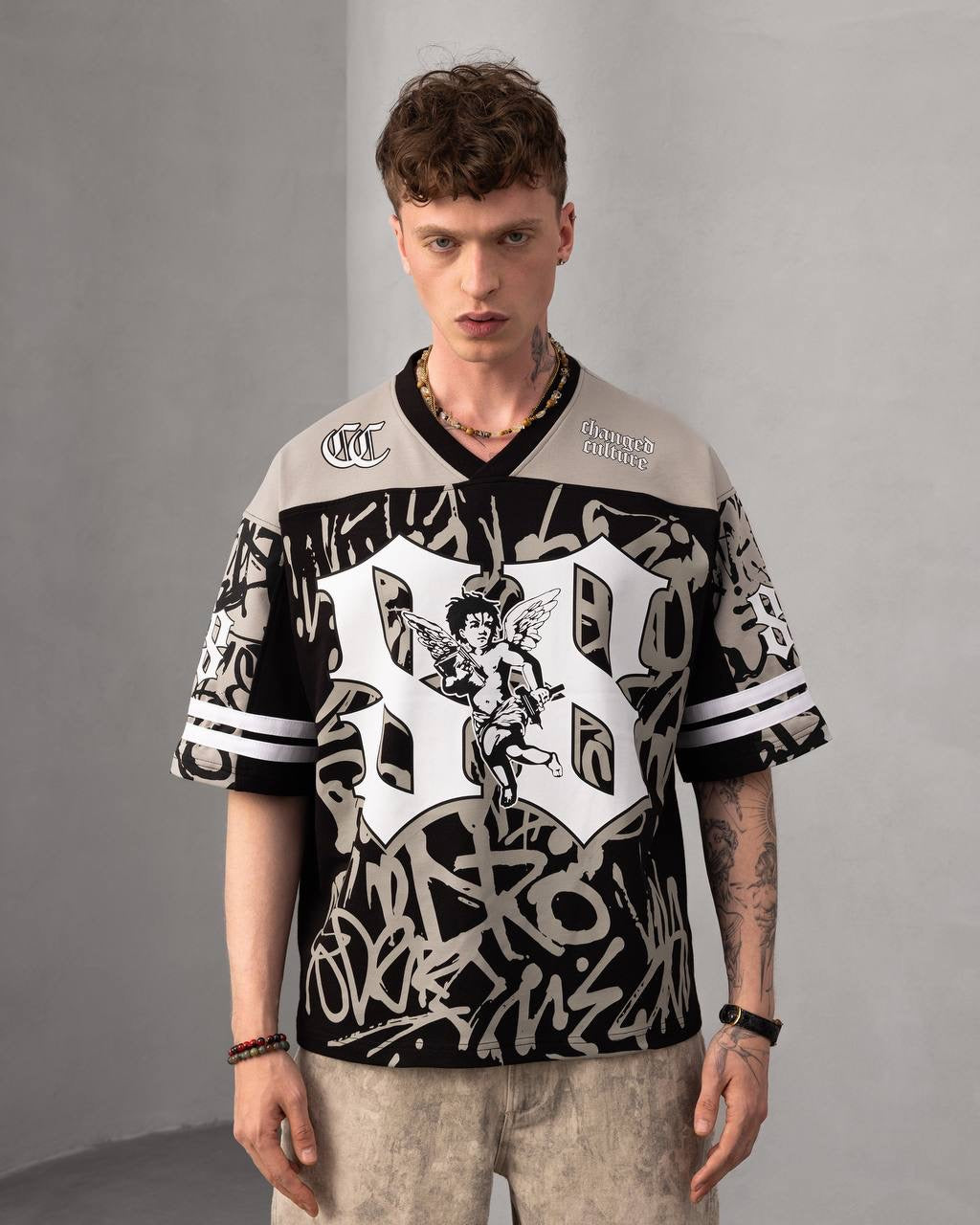 Graffiti Print Oversized Football Jersey – Casual Streetwear with Bold Design