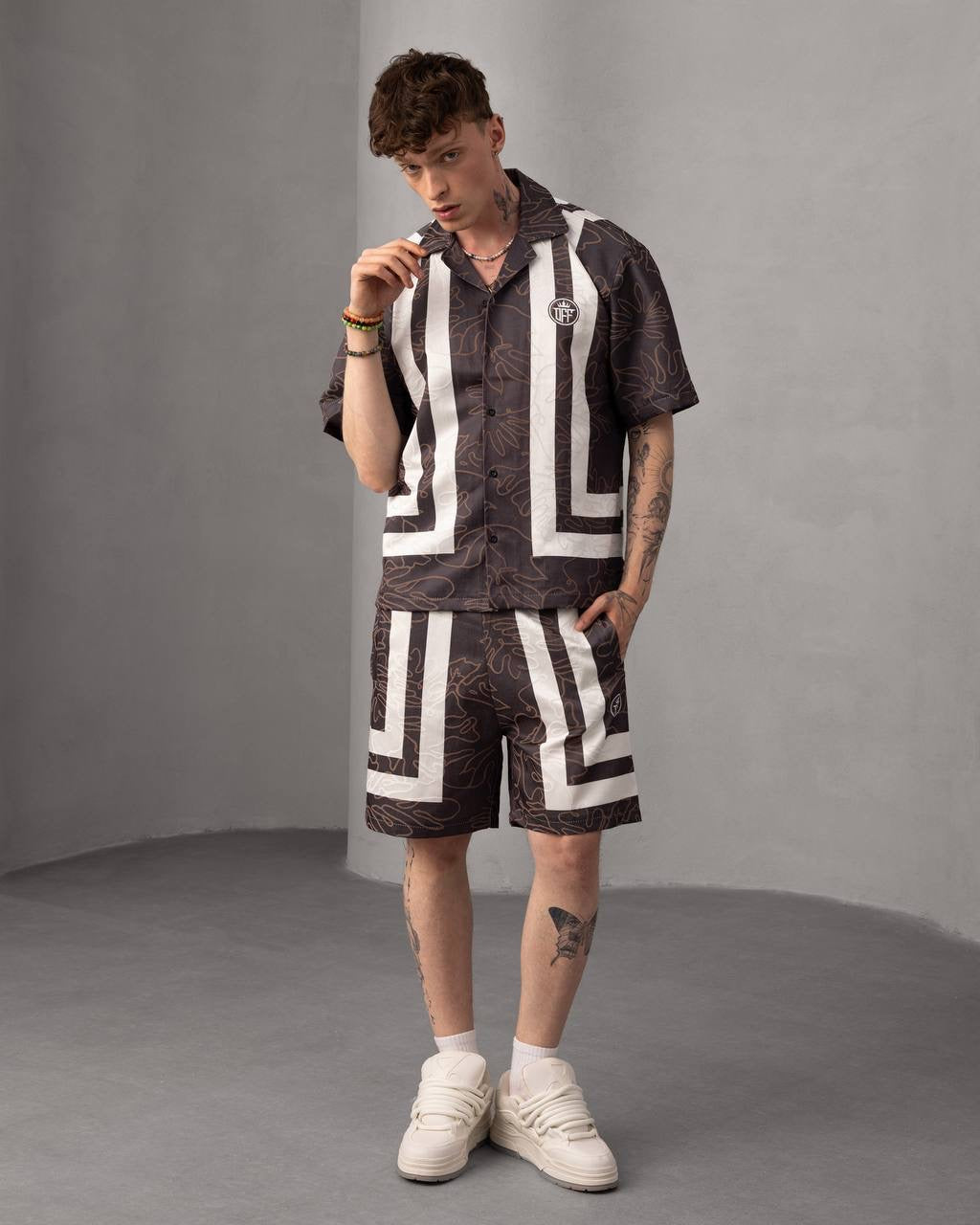 Men's Geometric Pattern Shirt & Shorts Set – Stylish Casual Summer Outfit
