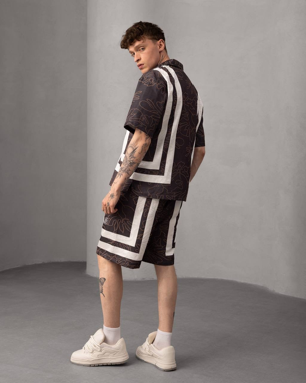 Men's Geometric Pattern Shirt & Shorts Set – Stylish Casual Summer Outfit