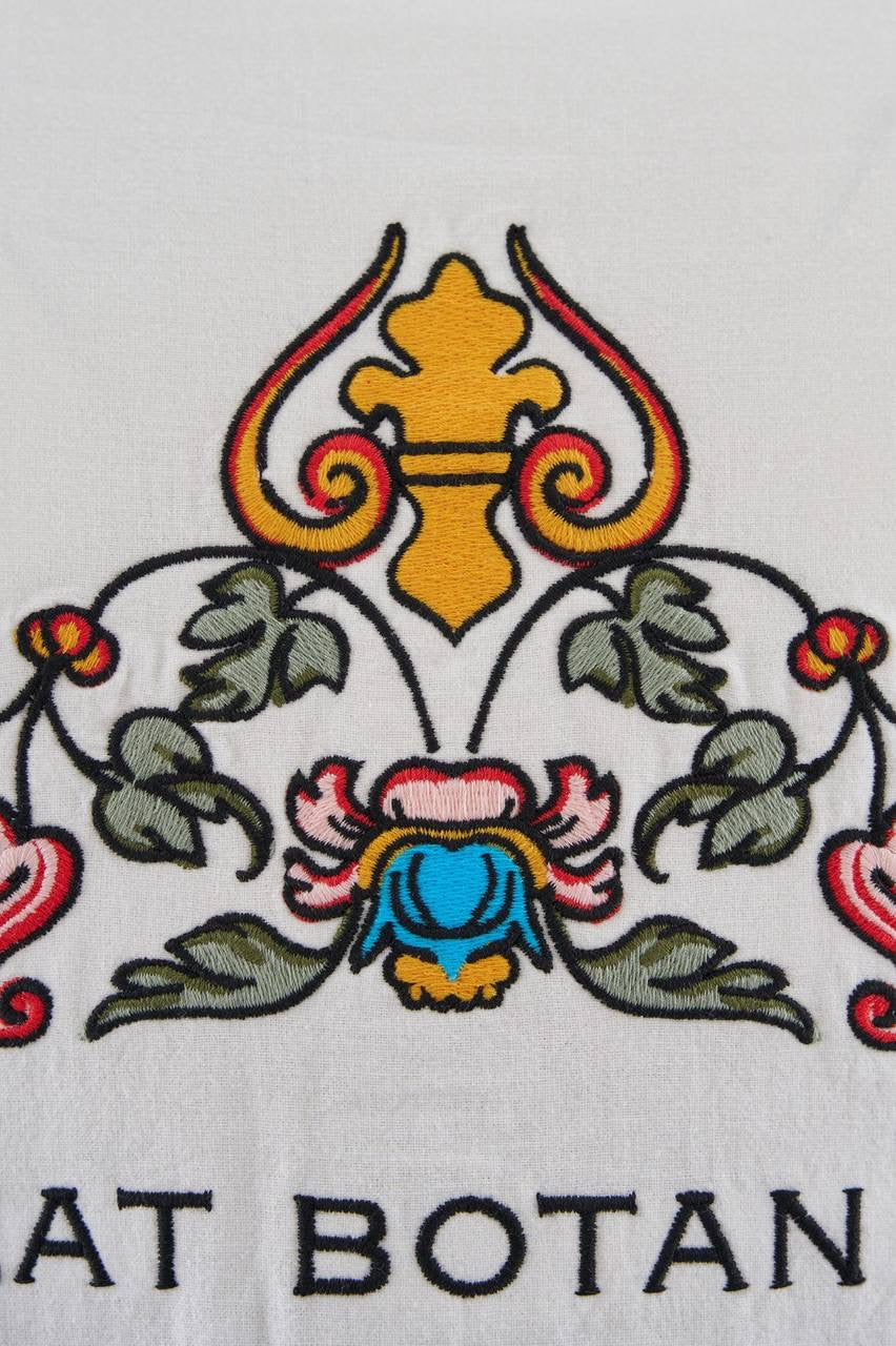 Men's Embroidered Boxy Fit Vacation Shirt in Soft Cotton