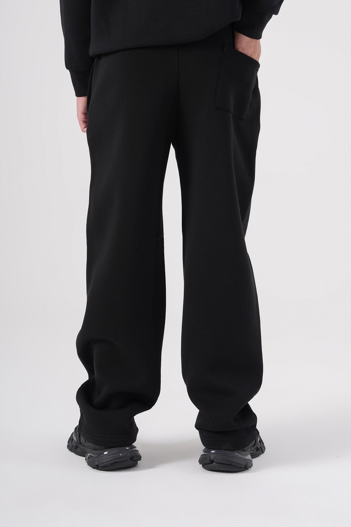 Black Straight Fit Jogger Pants – Unisex Casual Streetwear Bottoms