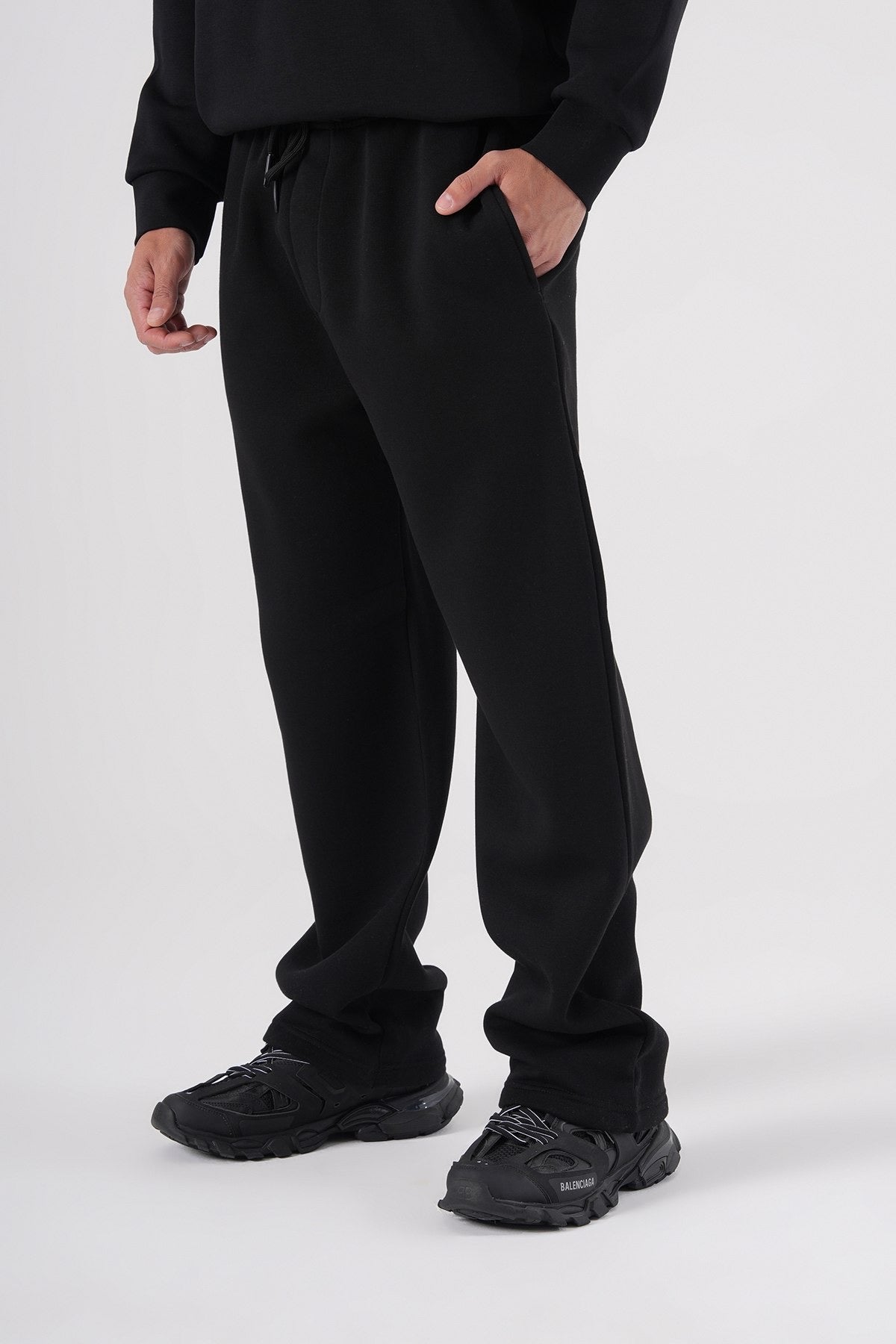 Black Straight Fit Jogger Pants – Unisex Casual Streetwear Bottoms