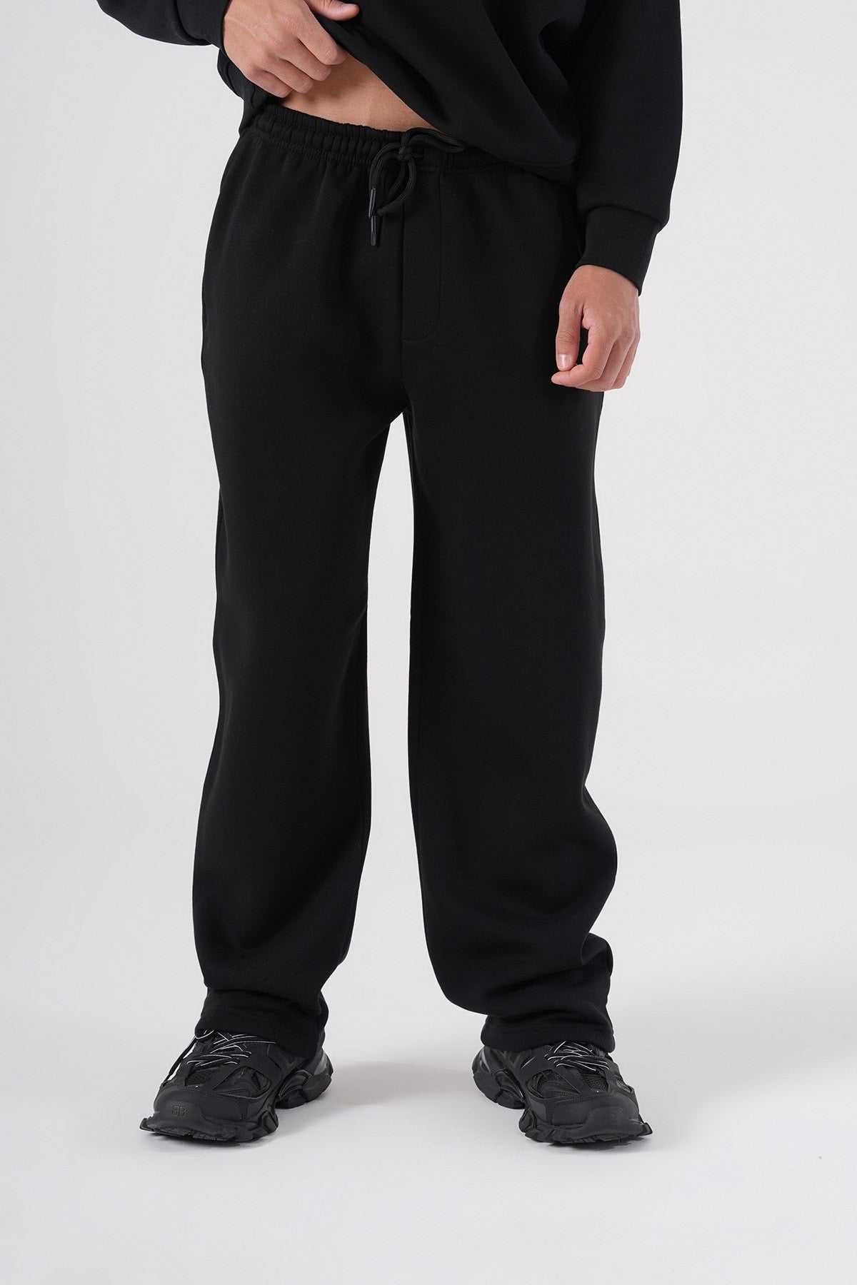 Black Straight Fit Jogger Pants – Unisex Casual Streetwear Bottoms