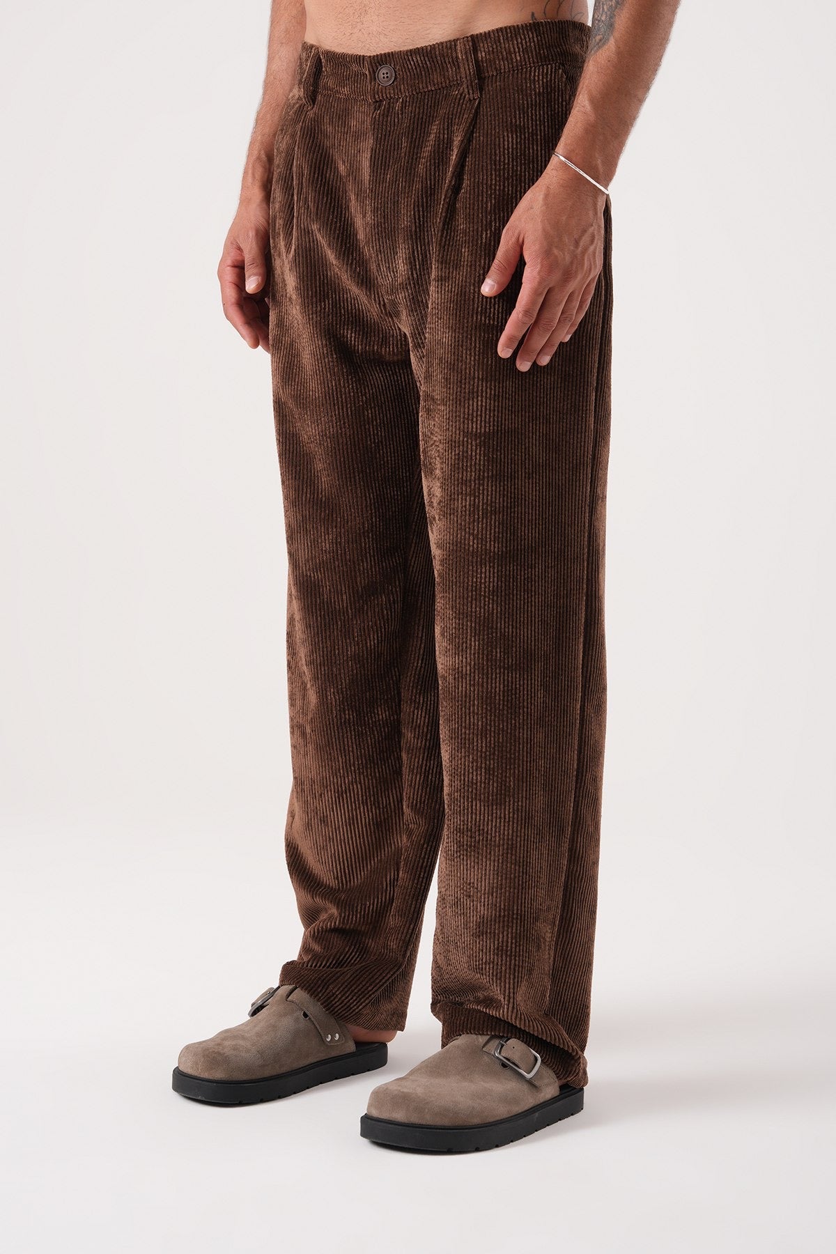 Men’s Brown Corduroy Pants – Relaxed Fit Retro Straight Leg Trousers