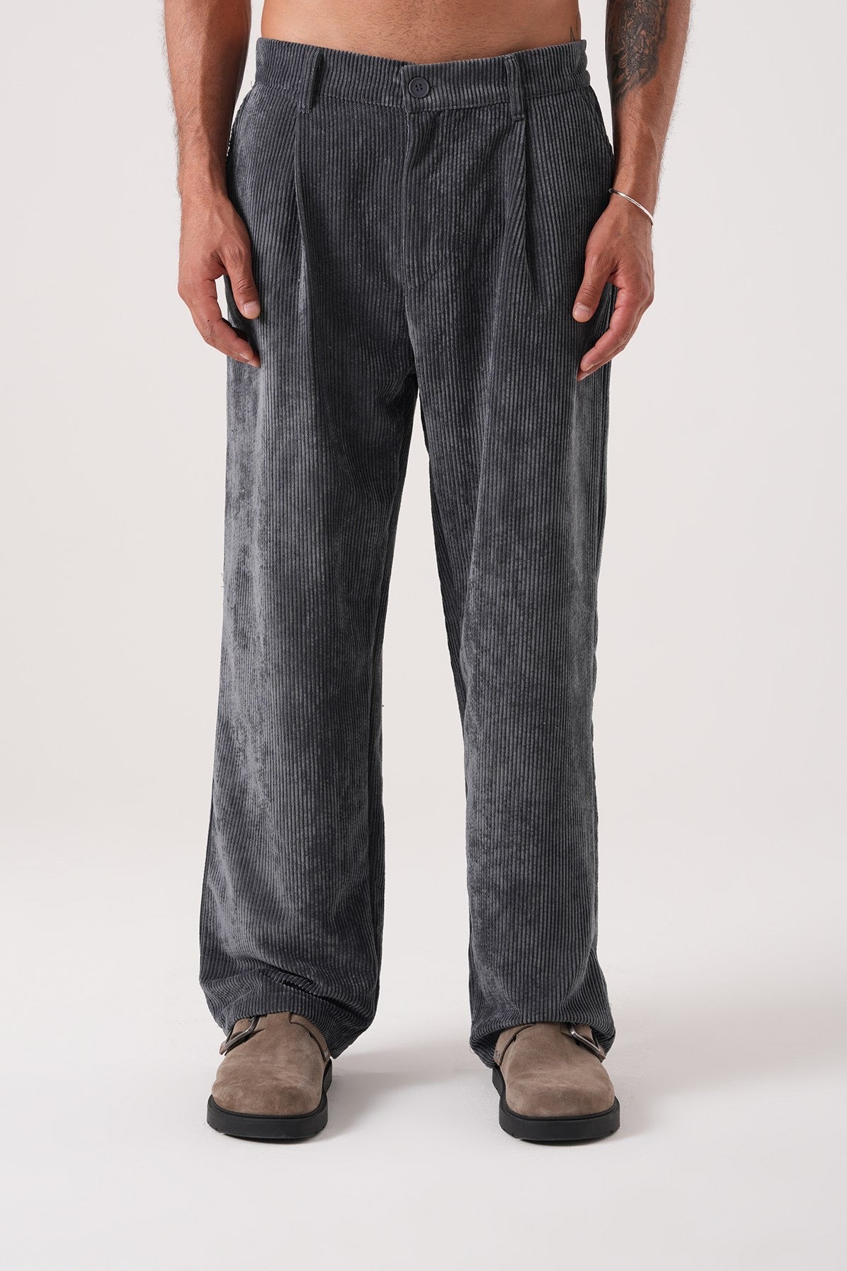 Men’s Charcoal Grey Corduroy Pants – Relaxed Fit Vintage Straight-Leg Trousers
