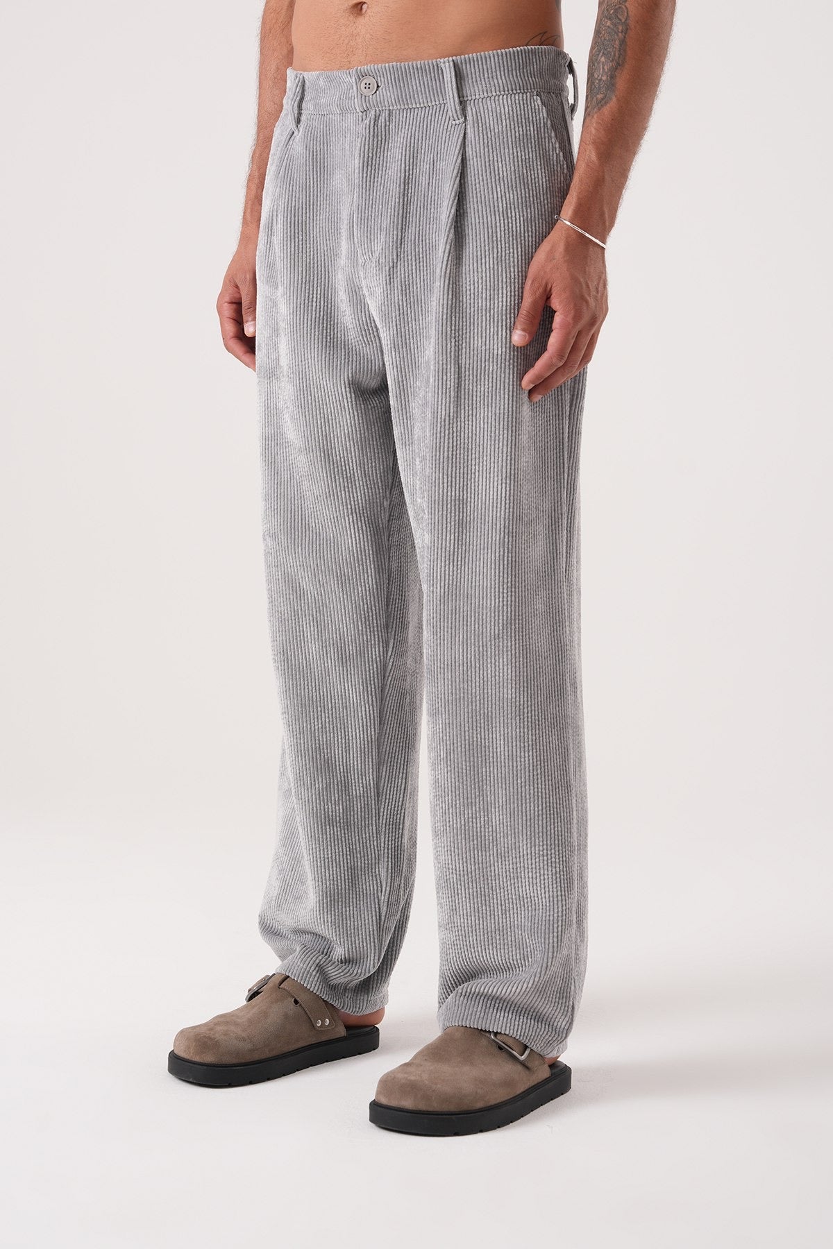 Men’s Light Grey Corduroy Pants – Relaxed Fit Straight-Leg Casual Trousers