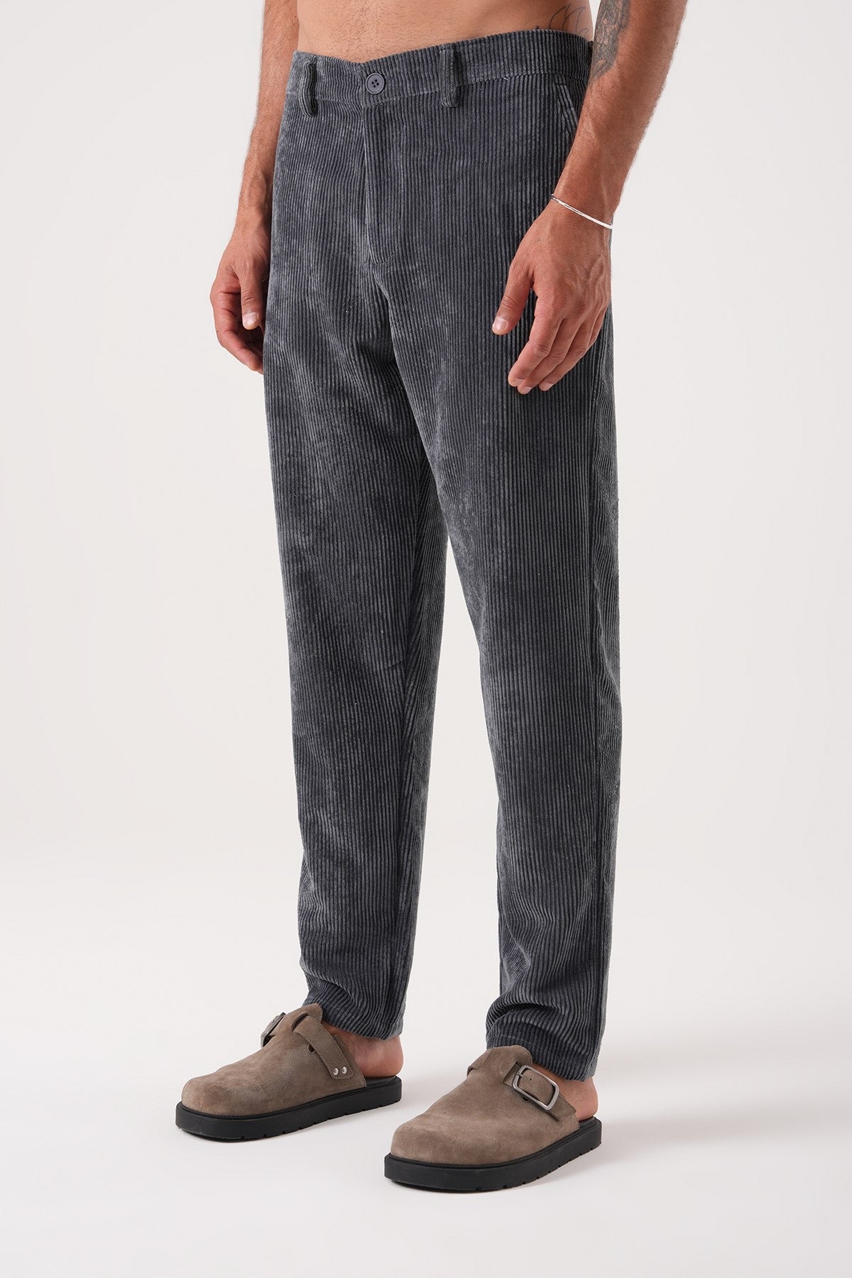 Men’s Dark Grey Corduroy Trousers – Relaxed Fit Retro Streetwear Pants