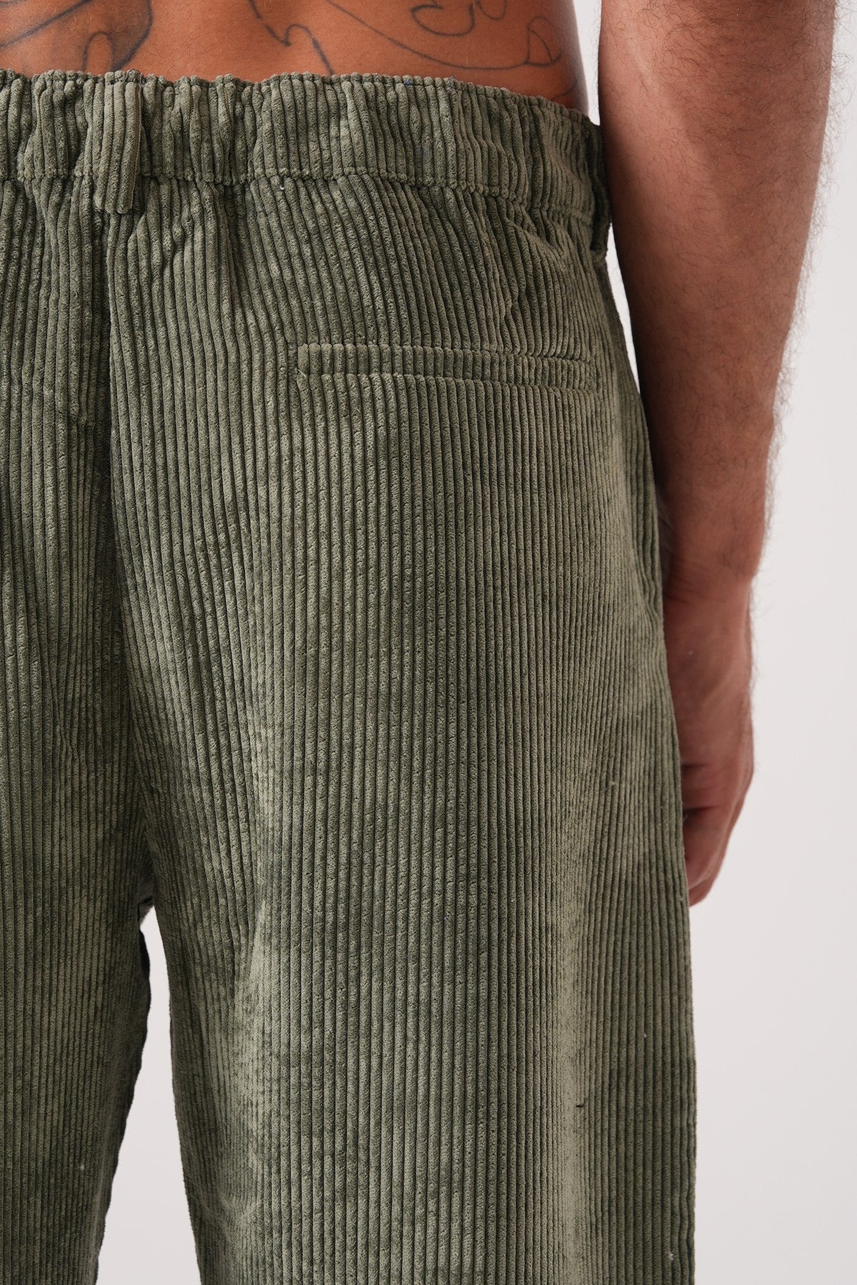 Men’s Green Corduroy Trousers – Vintage-Inspired Relaxed Fit Pants