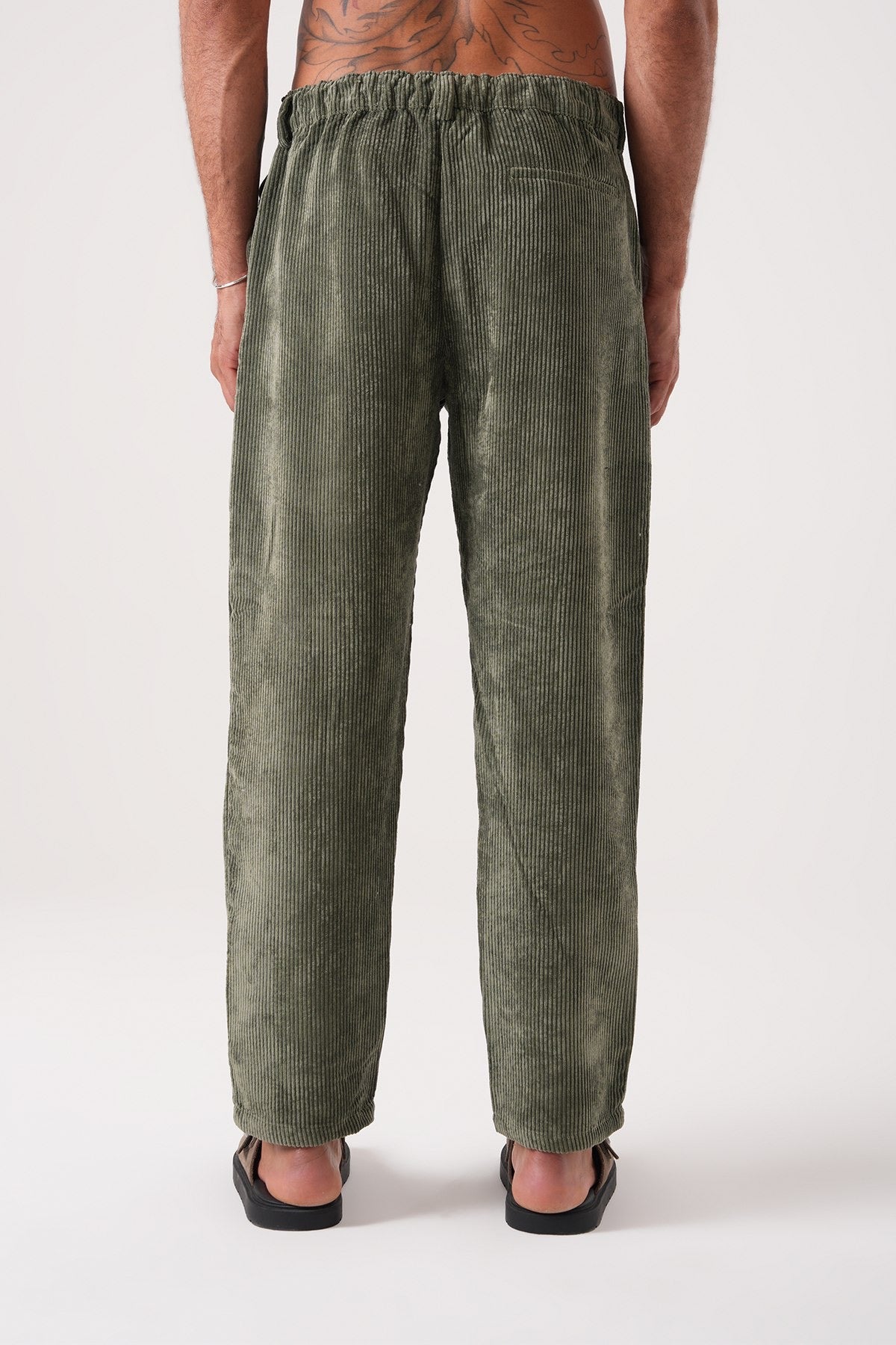 Men’s Green Corduroy Trousers – Vintage-Inspired Relaxed Fit Pants