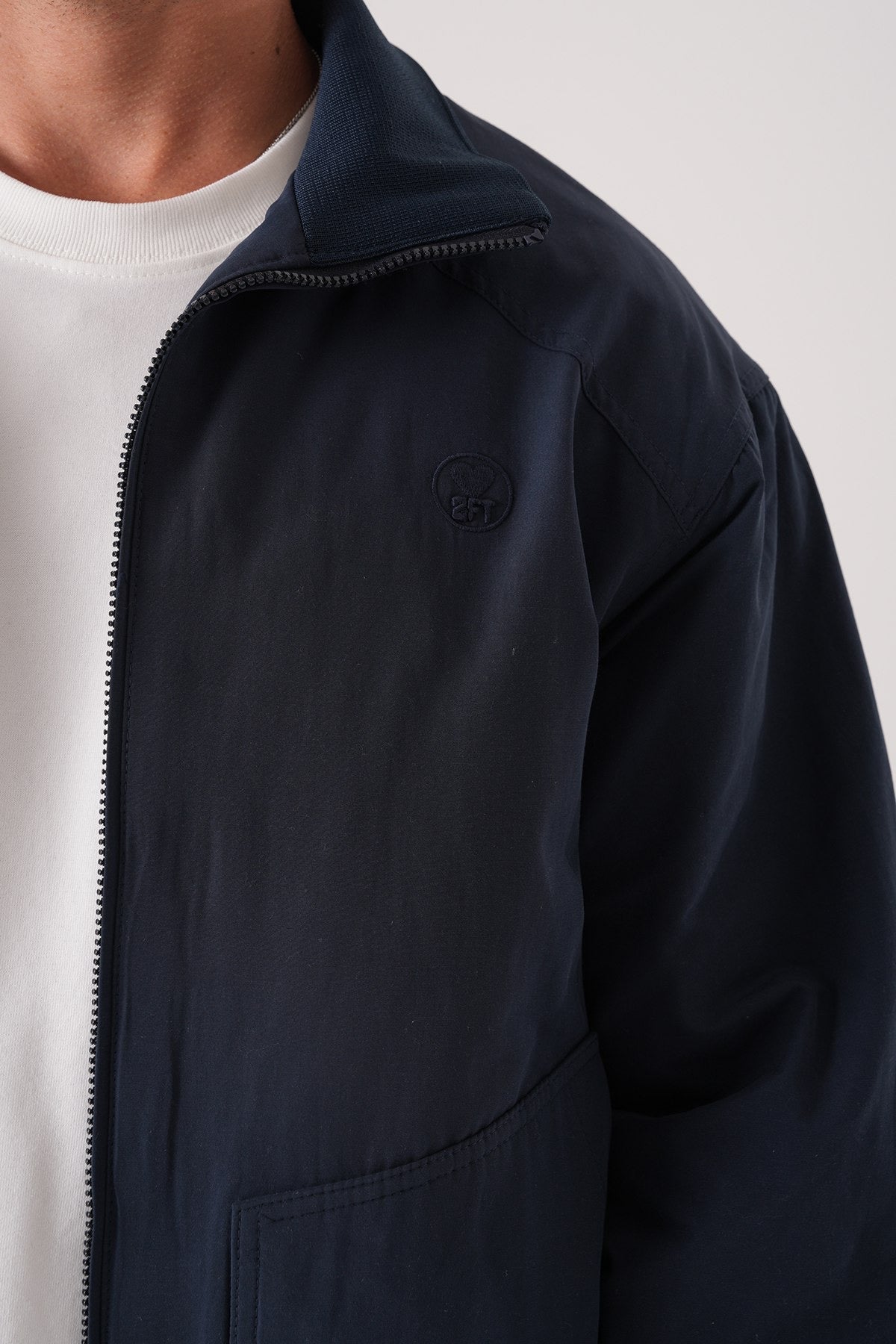Men’s Navy Blue Minimal Bomber Jacket – Everyday Smart-Casual Layer