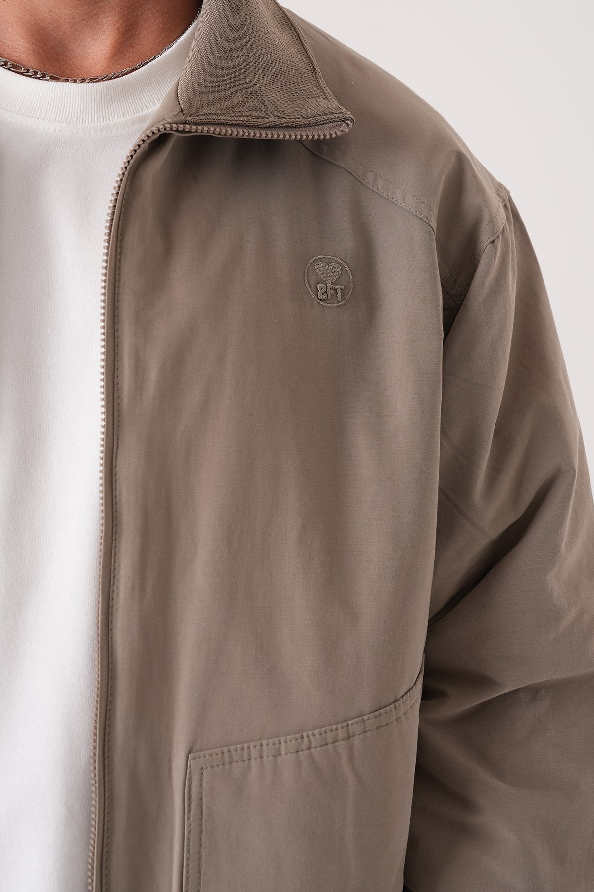 Men’s Taupe Beige Minimal Bomber Jacket – Smart & Versatile Outerwear