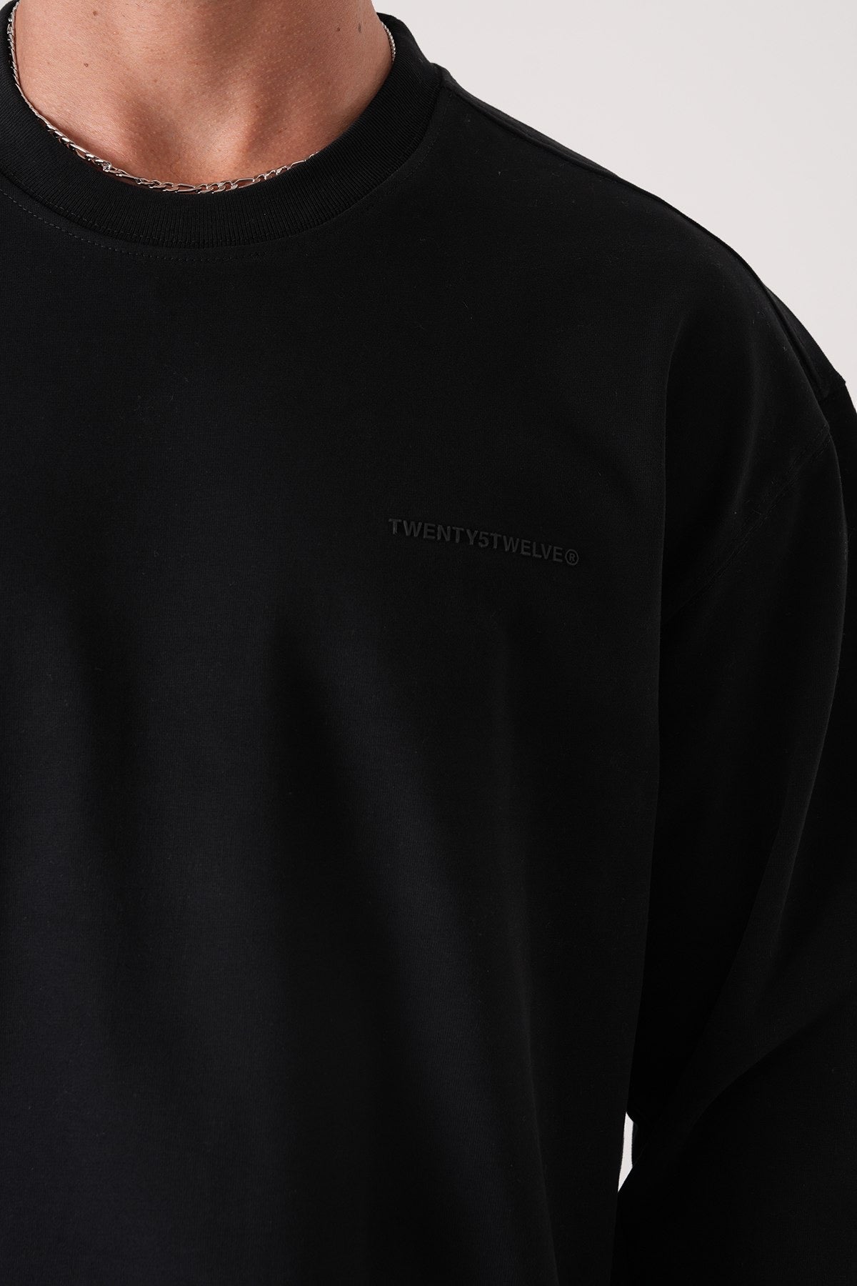 Men’s Black Long Sleeve T-Shirt – Minimal Logo