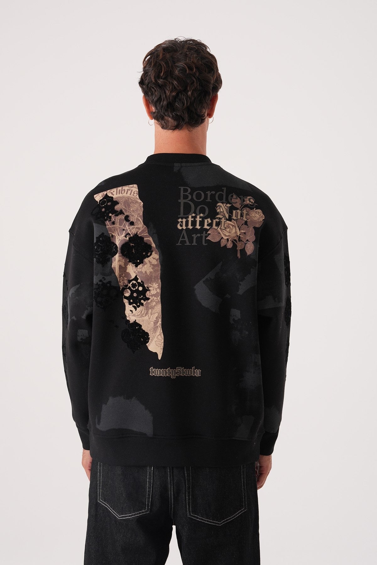 Men’s Black Graphic Sweatshirt – Borders & Affection