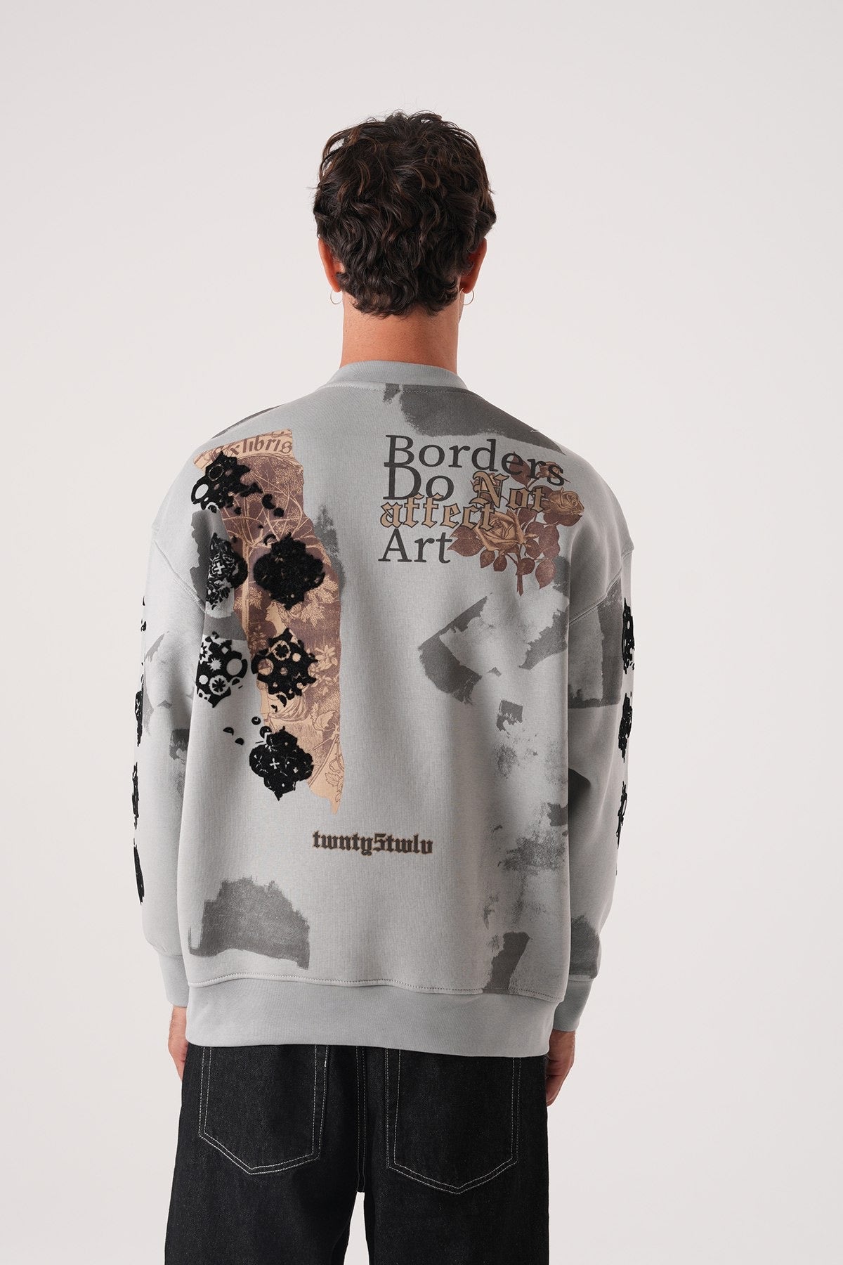 Men’s Grey Graphic Sweatshirt – Borders & Affection