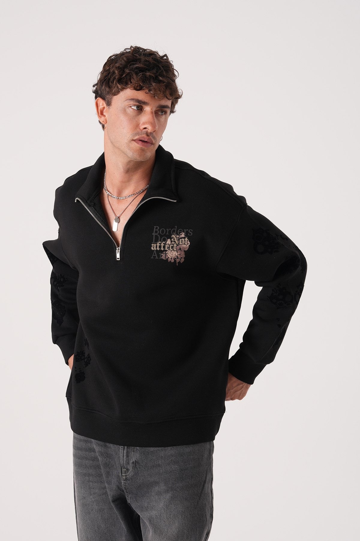 Men’s Half-Zip Sweatshirt – Borders Do Not Affect Art (Black)