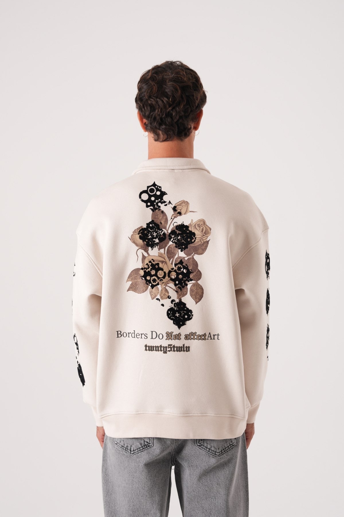 Men’s Half-Zip Sweatshirt – Borders Do Not Affect Art (Beige)
