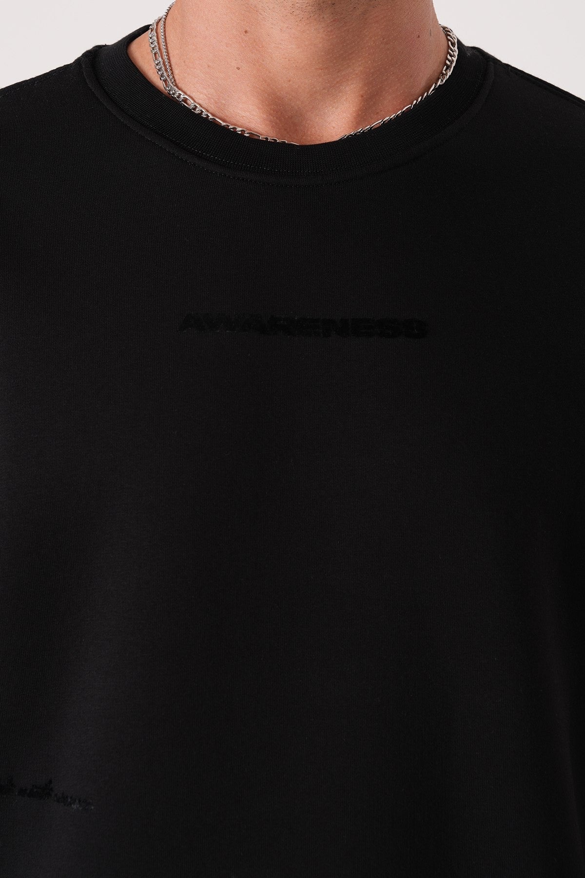 Men’s Minimal Embroidered Sweatshirt – Black