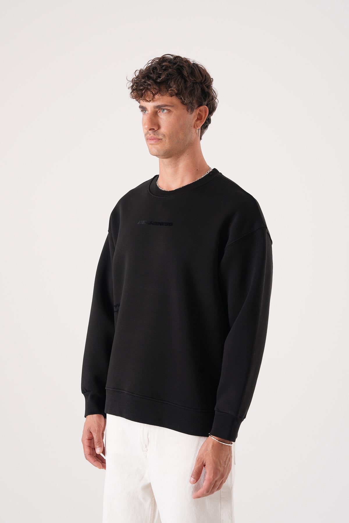 Men’s Minimal Embroidered Sweatshirt – Black