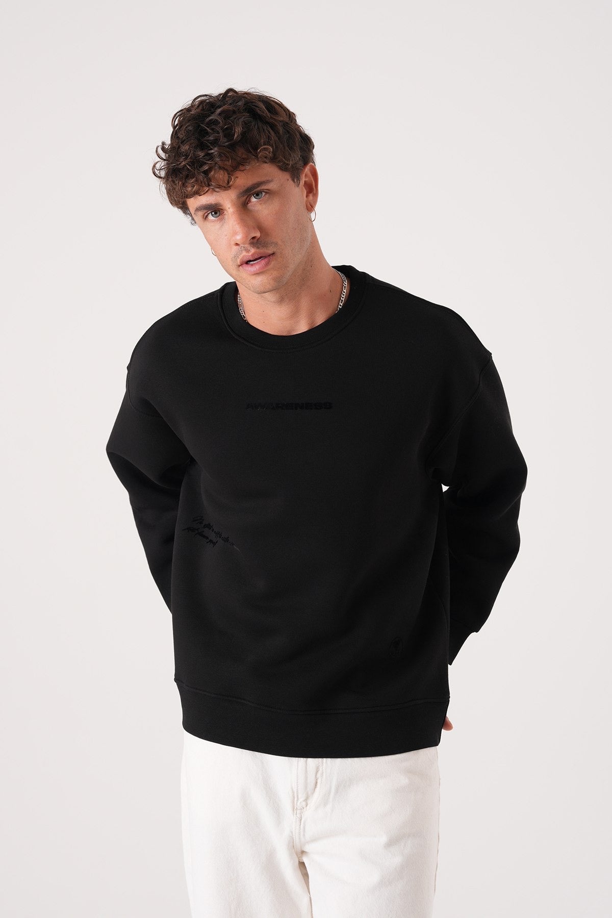 Men’s Minimal Embroidered Sweatshirt – Black