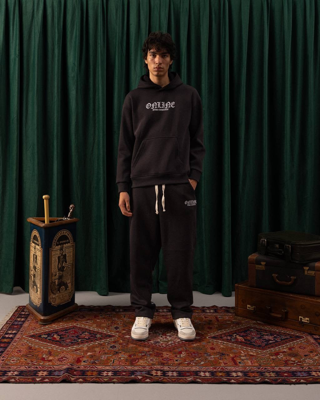 Men’s Black Graphic Hoodie &Joggers Set – Online Streetwear Edition