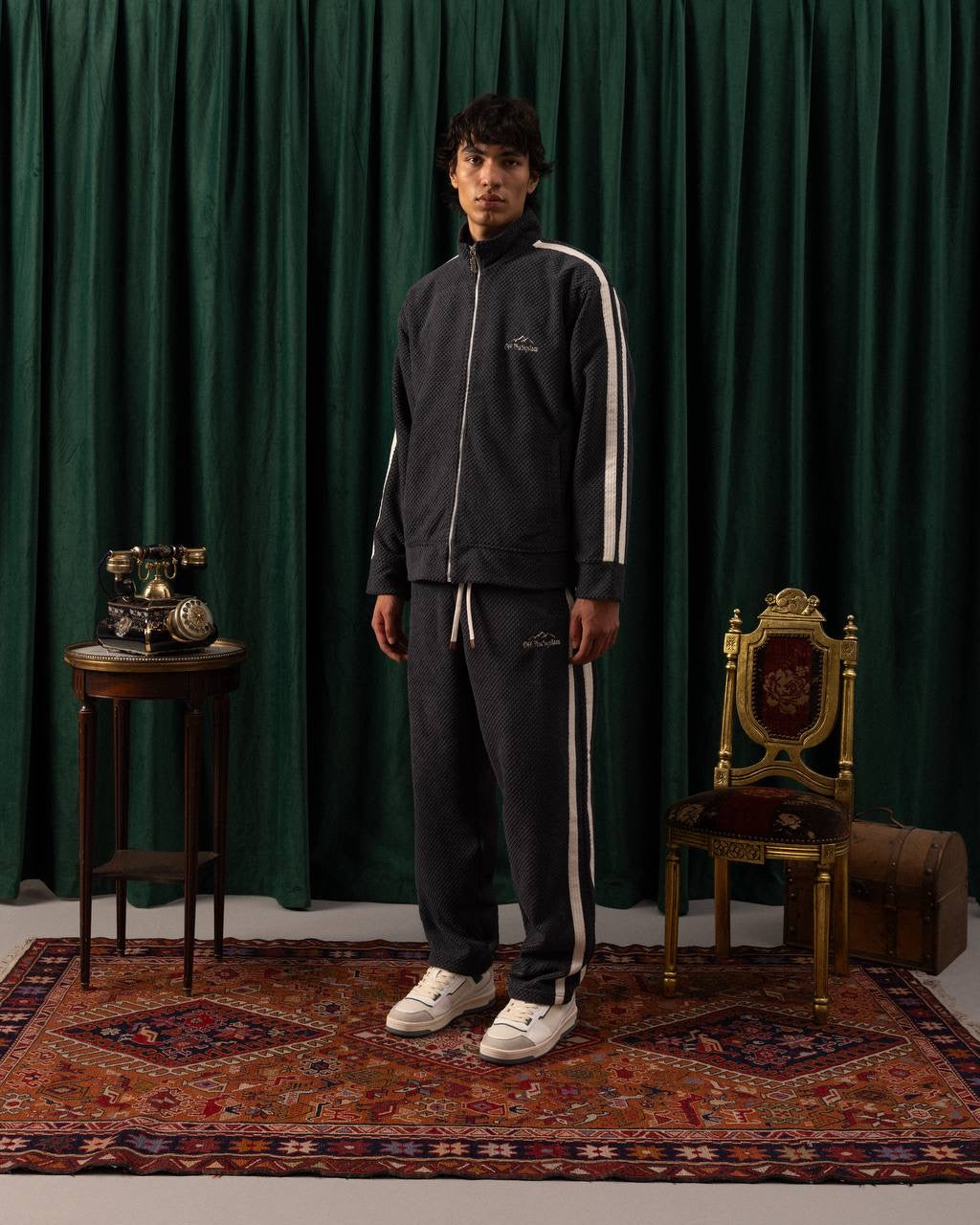 Men’s Black Textured Zip-Up Track Jacket – Retro Athletic Streetwear