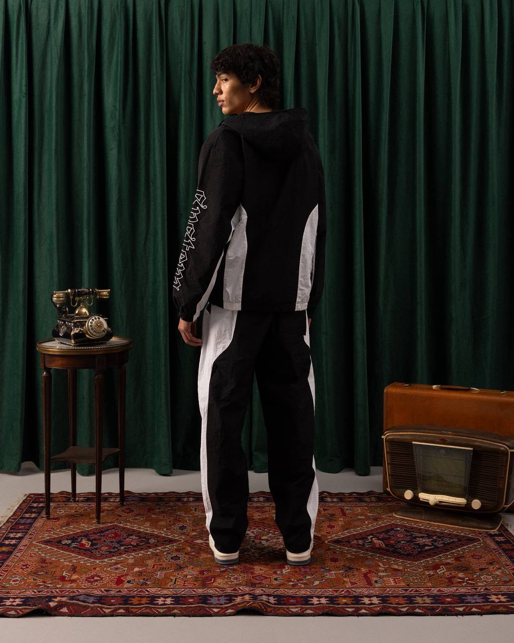 Men’s Retro Tracksuit Collection – Bold Colors, Modern Comfort