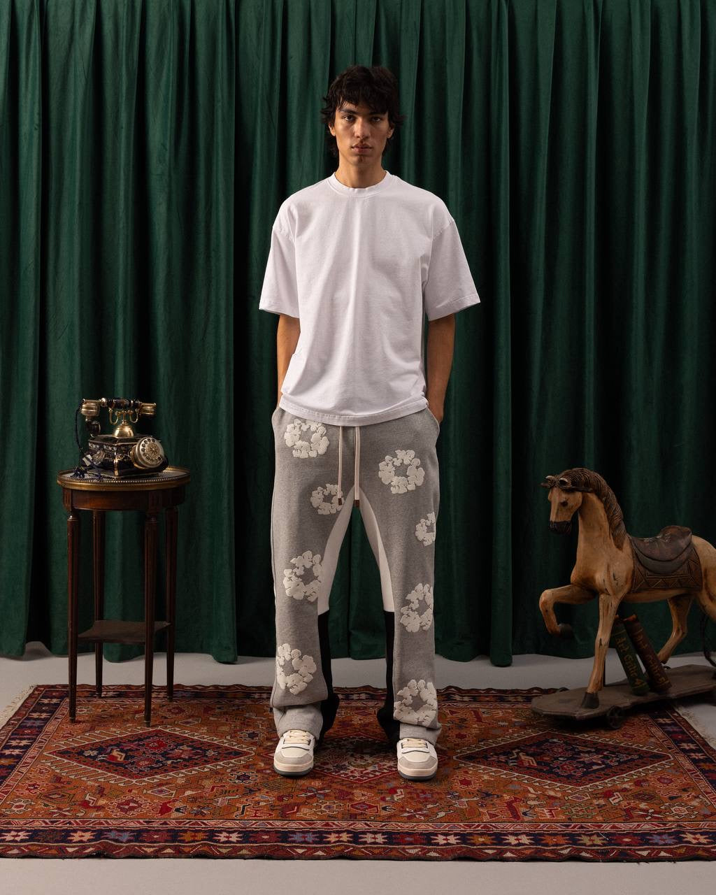 Men’s Floral Graphic Sweatpants – Beige & White