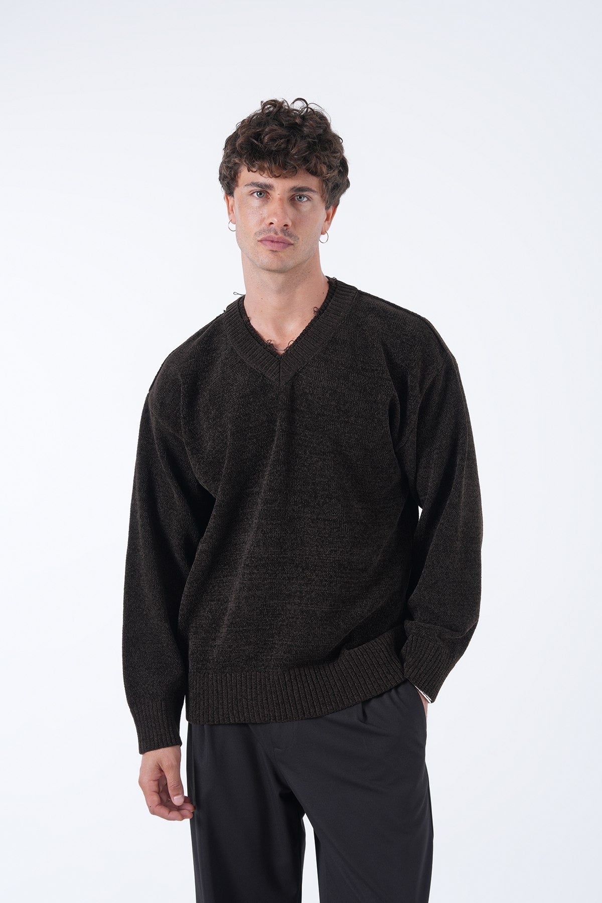 Men’s Minimal V-Neck Sweater