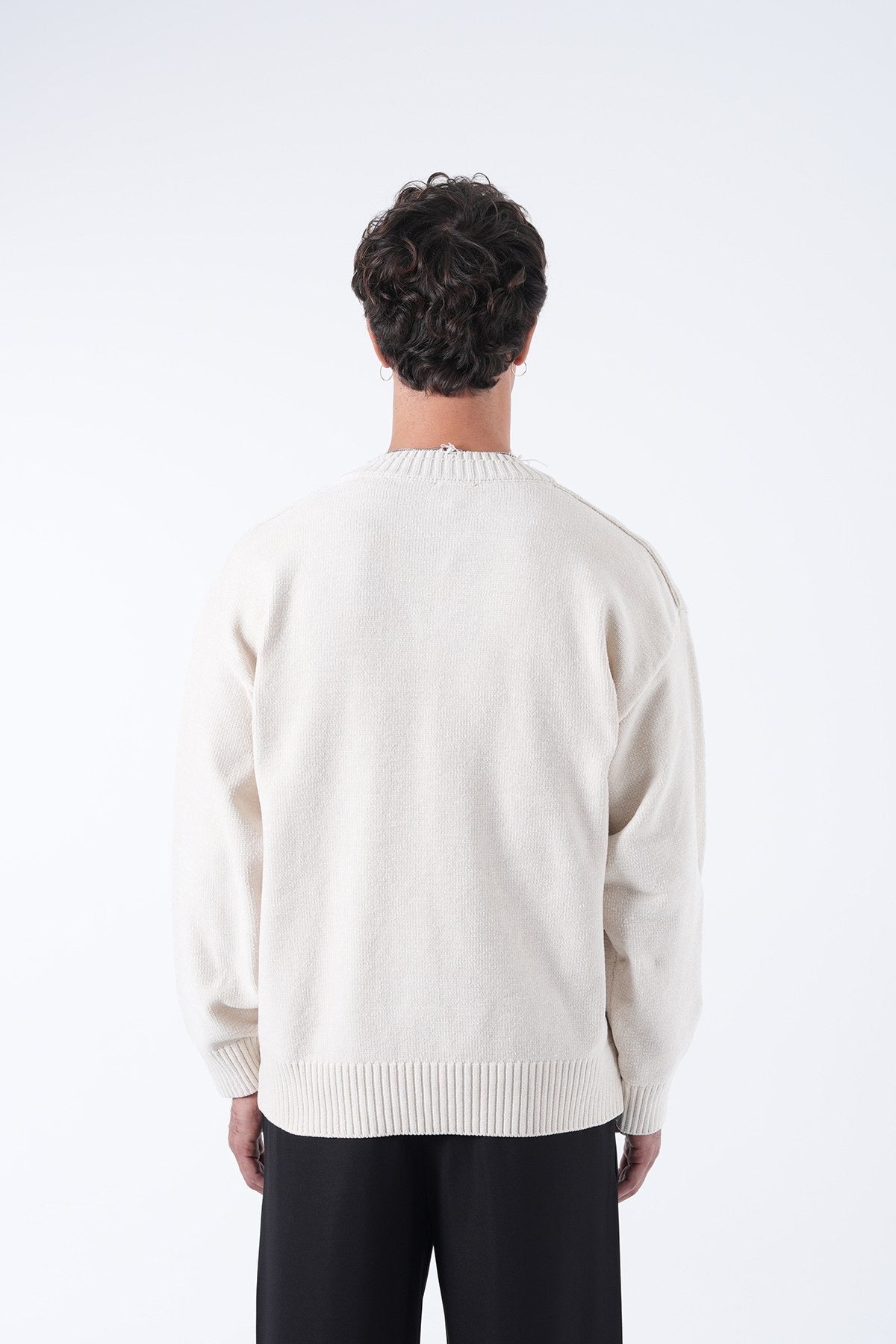 Men’s Minimal V-Neck Sweater