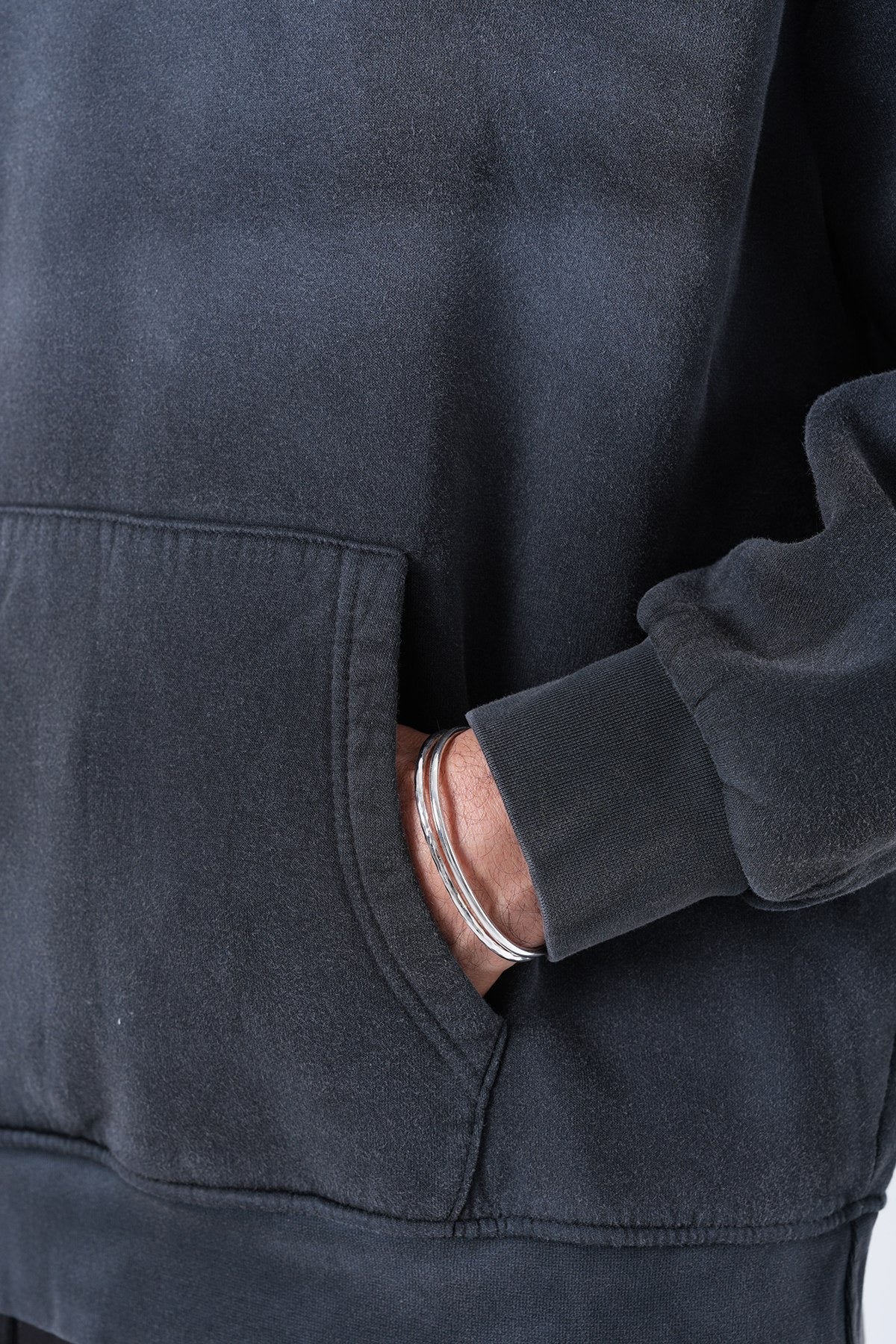 Men’s Minimal Embroidered Hoodie – Vintage Black
