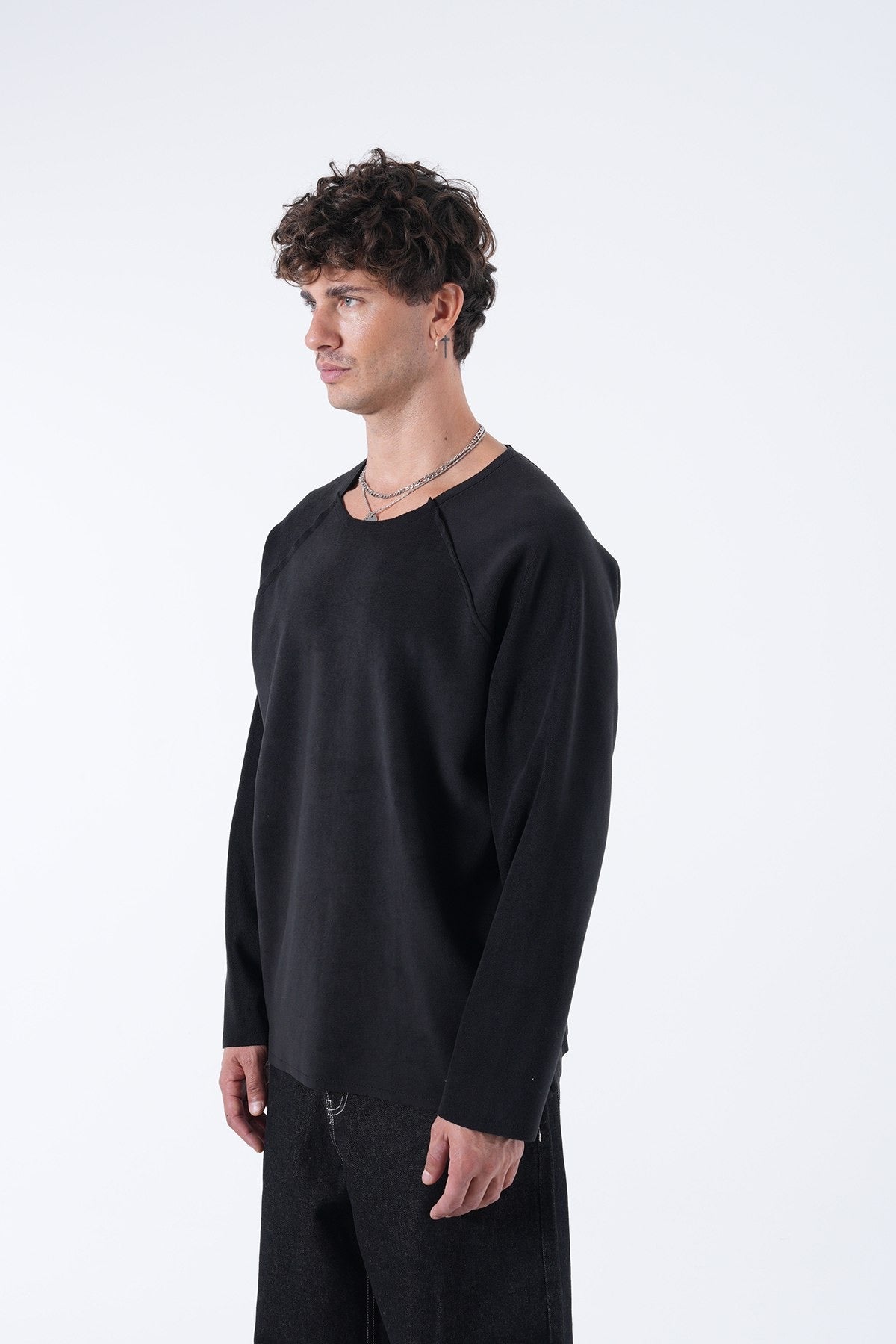 Men’s Minimal Raglan Long-Sleeve Top – Essential Collection