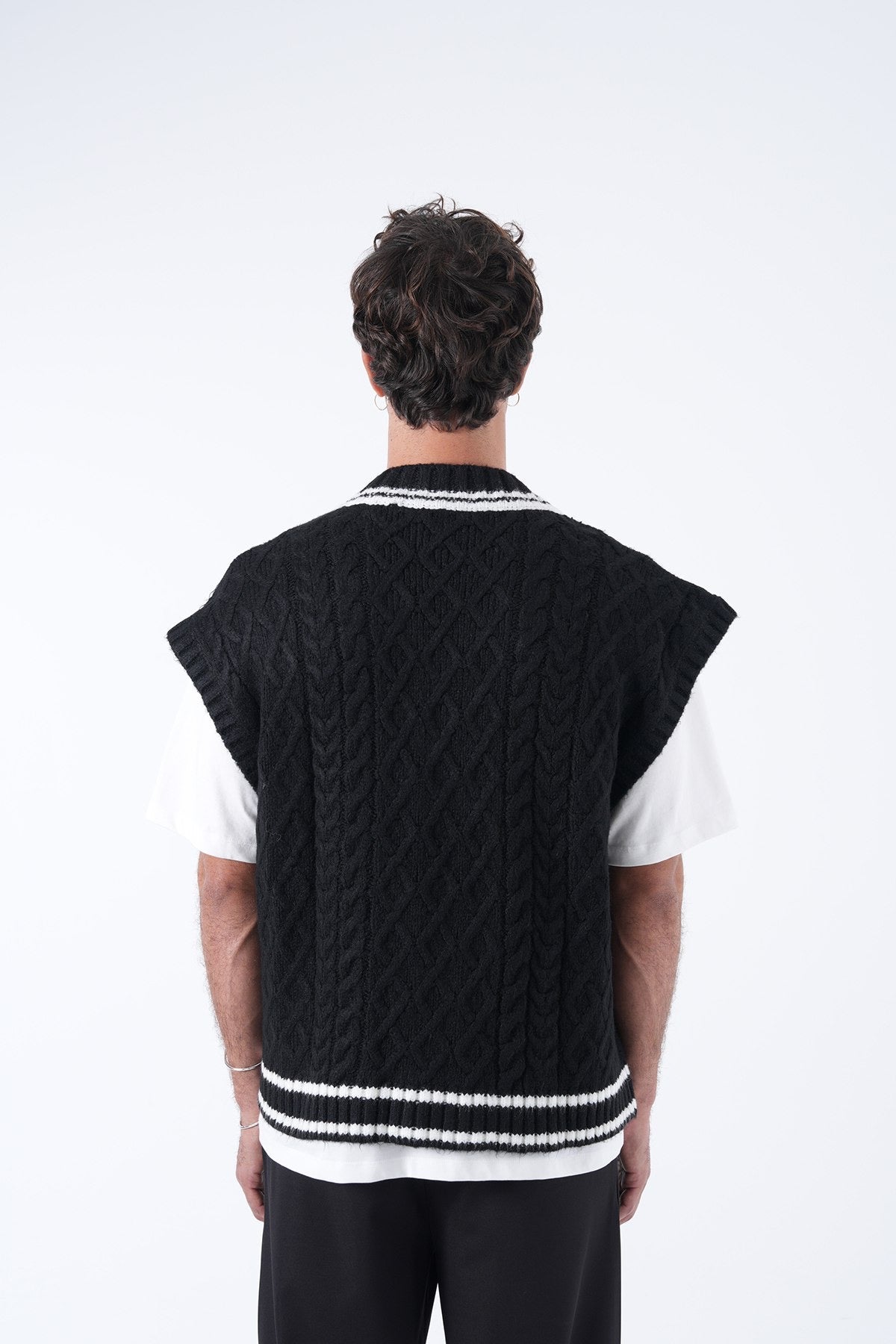 Cable Knit Sweater Vest – Classic Meets Modern Streetwear