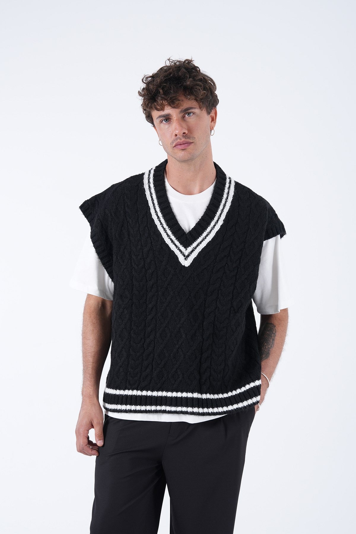Cable Knit Sweater Vest – Classic Meets Modern Streetwear