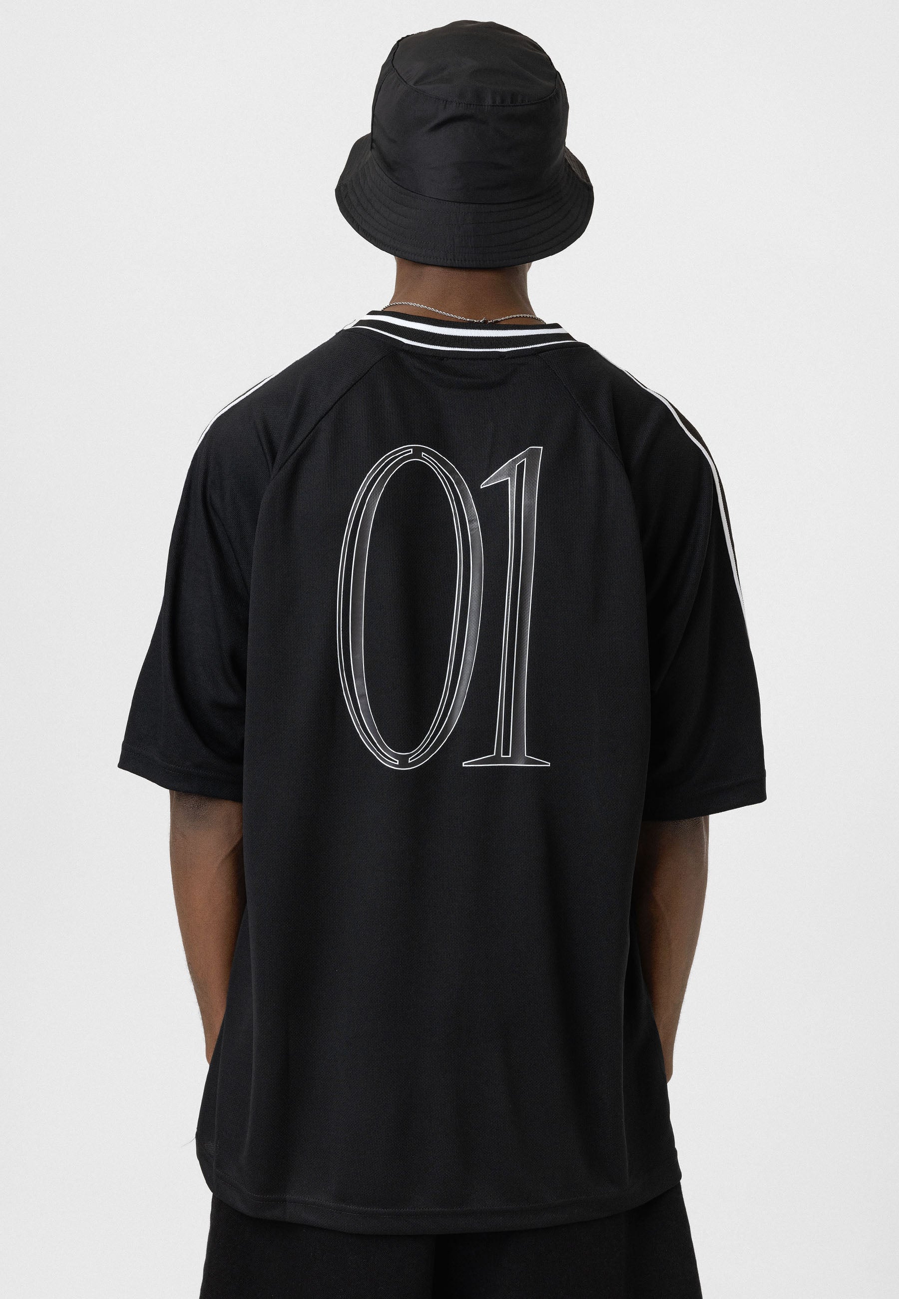 Midnight Black Printed Crew T‑Shirt – Classic Style with Graphic Accent