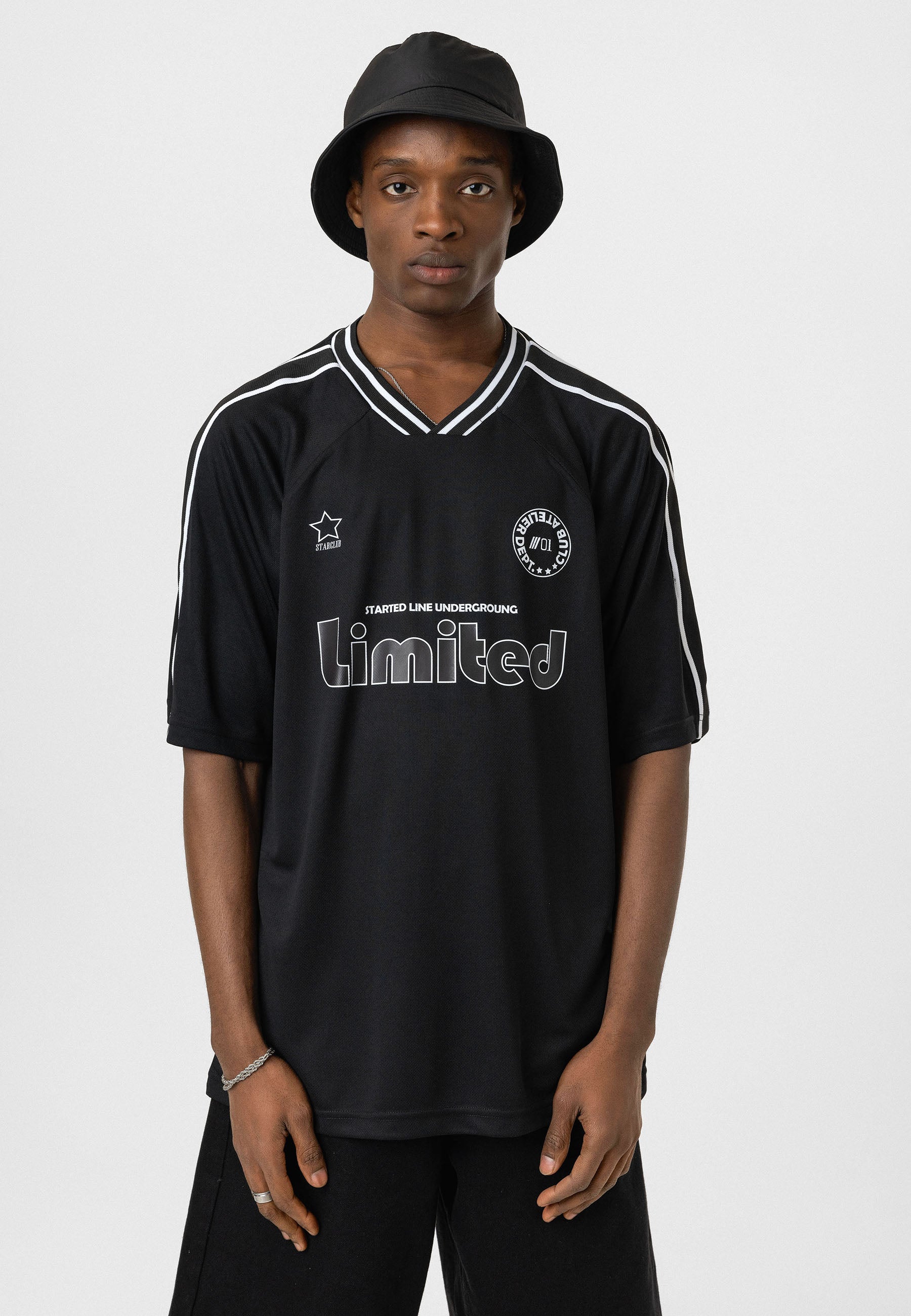 Midnight Black Printed Crew T‑Shirt – Classic Style with Graphic Accent