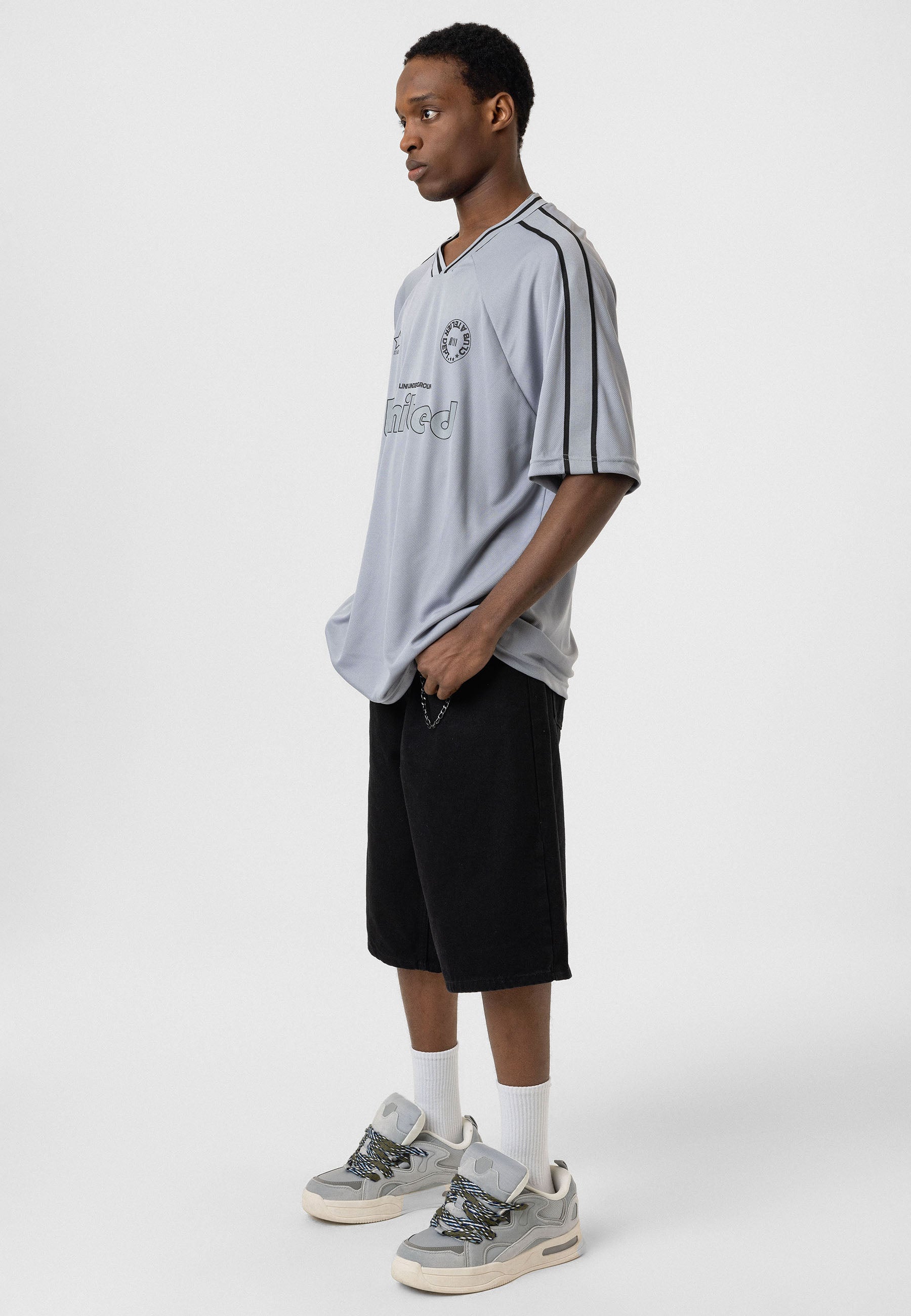 Vintage Grey Oversized Soccer Jersey T-shirts – Retro Pitch Vibes with Urban Ease