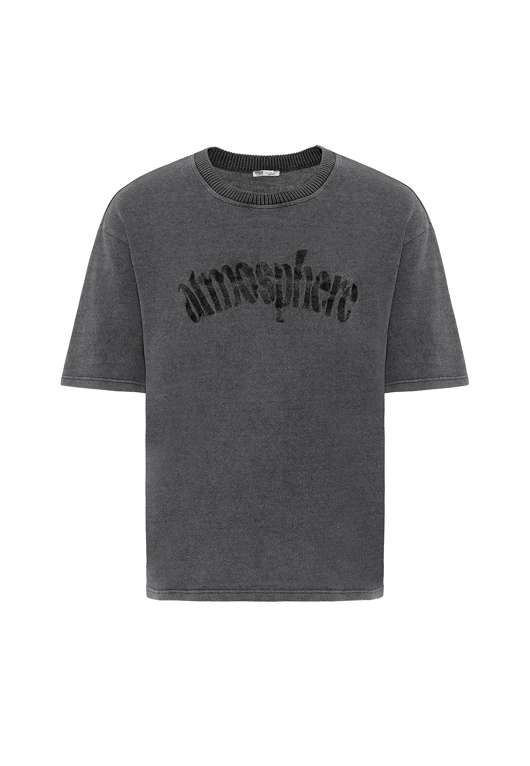 Motto Oversized Print T-shirts – Signature Graphics, Relaxed Streetwear