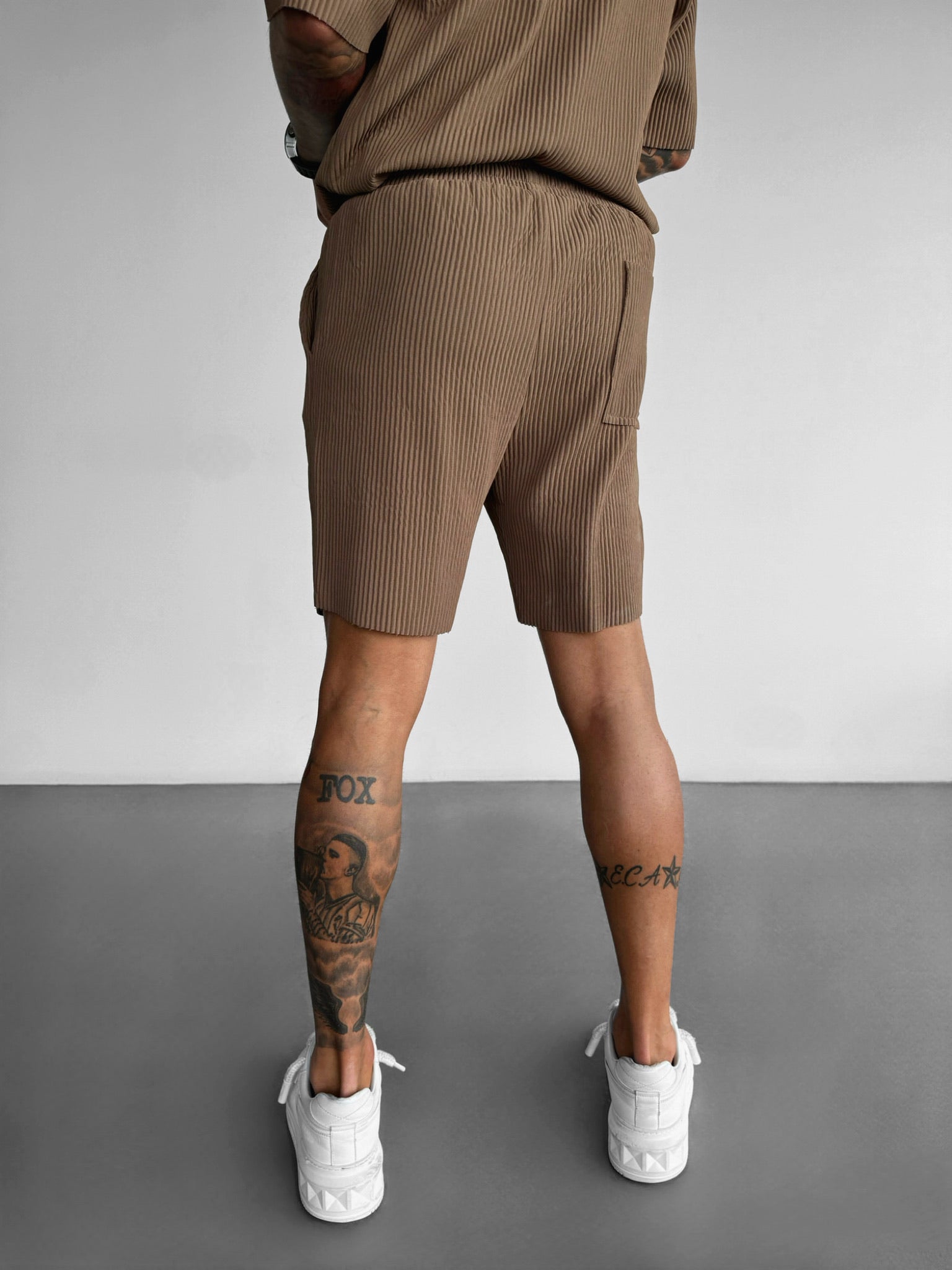 Loose Fit Ribbed Shorts - Brown