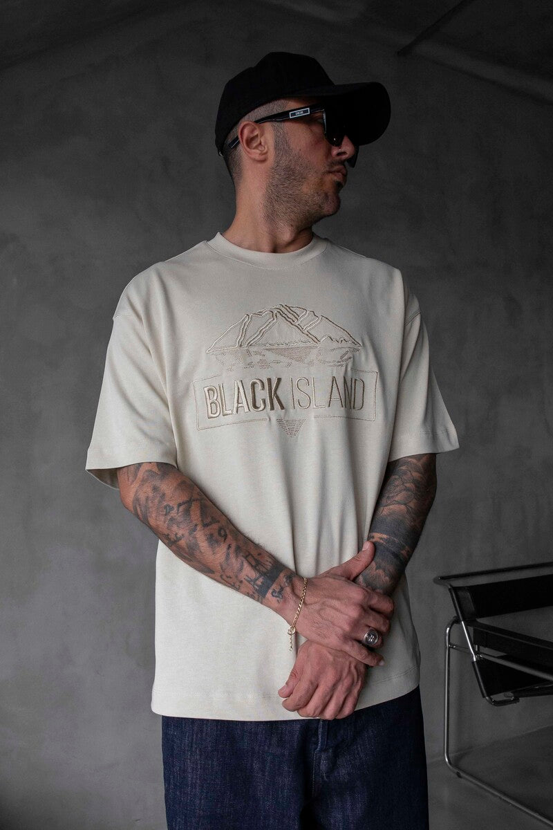 Black Island Logo Printed Beige T-shirt 1842