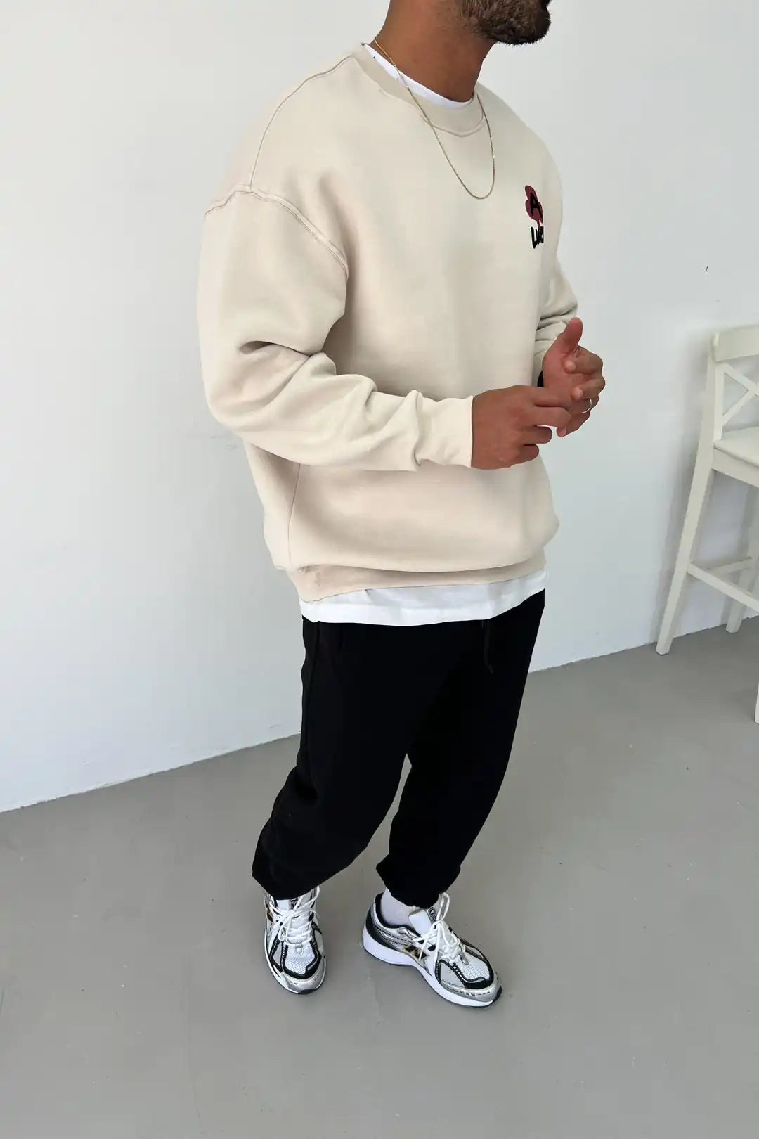 Ace Club Graphic Sweatshirt – Bold Retro Street Style