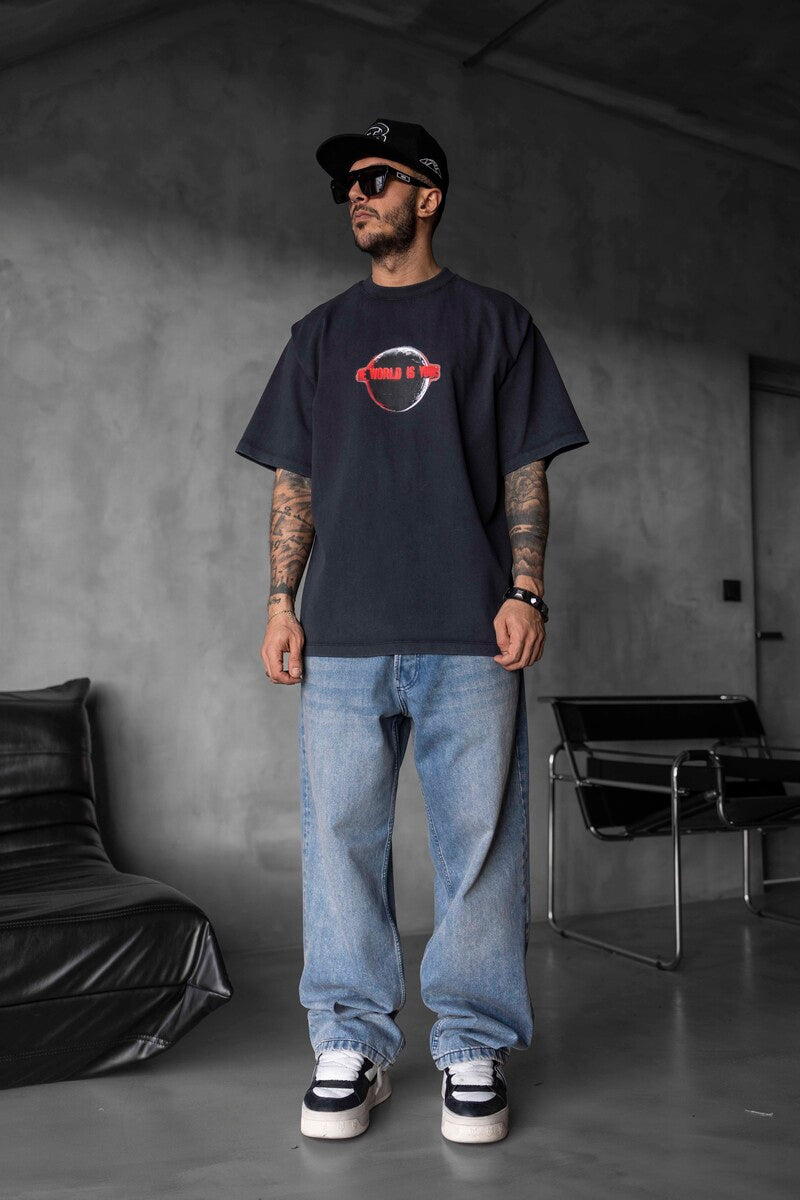 THE WORLD IS YOURS PRINTED T-SHIRT BLACK 1833