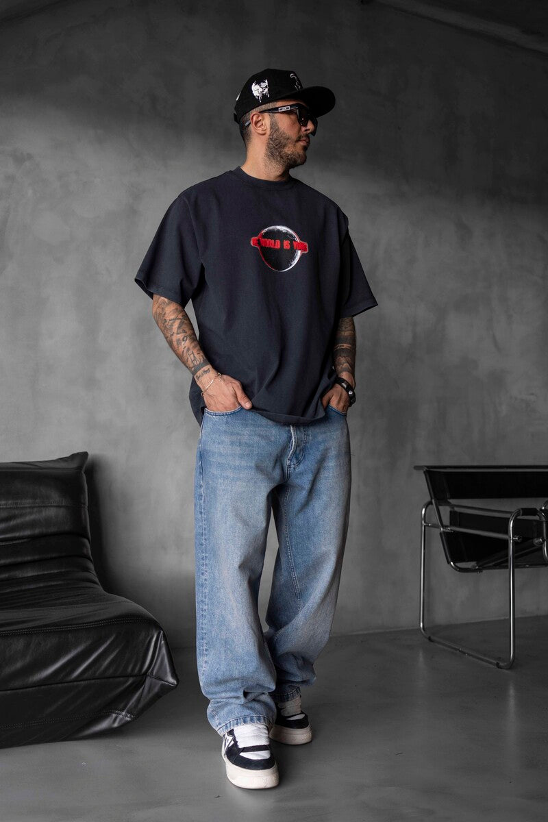 THE WORLD IS YOURS PRINTED T-SHIRT BLACK 1833