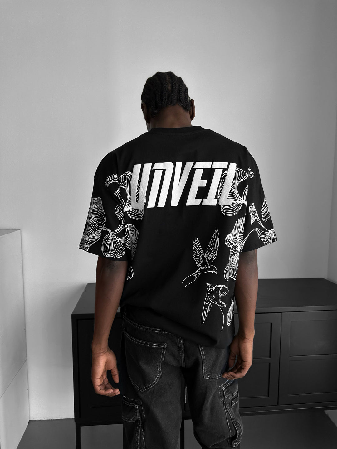 Oversize 'Unveil' T-Shirt - Black